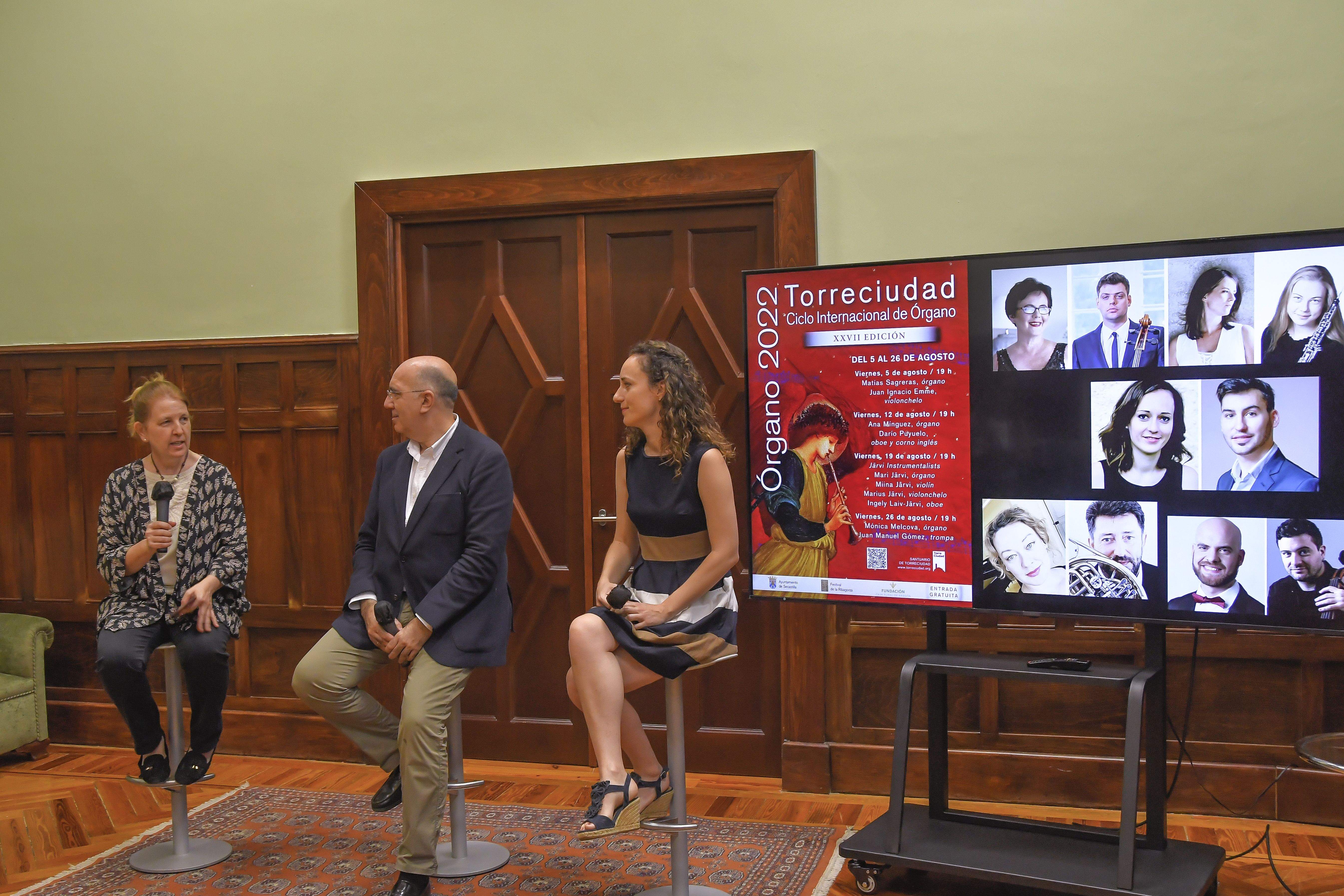 Maite Aranzabal, José Antonio Artigas y Ana Mínguez en la presentación del Ciclo Internacional de Órgano.