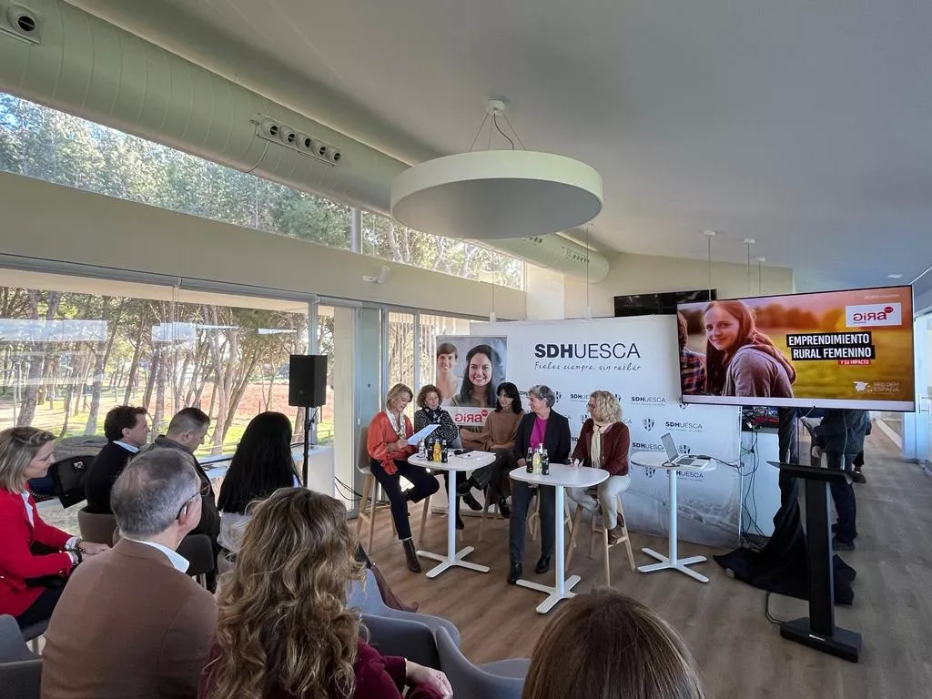 Mesa redonda de la presentación Gira Mujeres. Foto: A. Mora