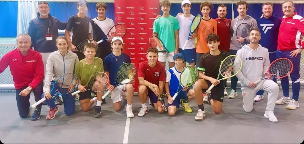 Gonzalo Corrales y su preparador, en la concentración. Foto: Real Federación Española de Tenis