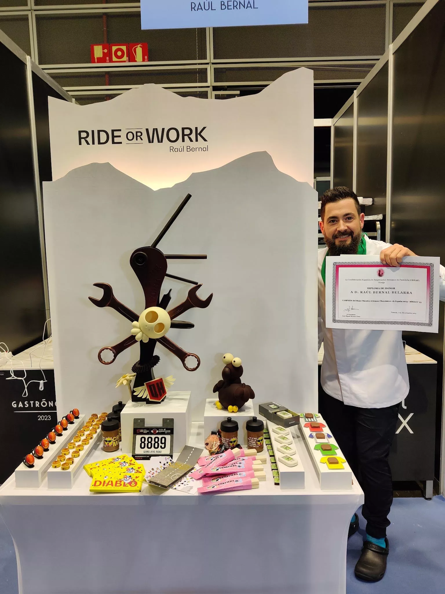 Raúl Bernal y la obra con la que obtuvo el reconocimiento