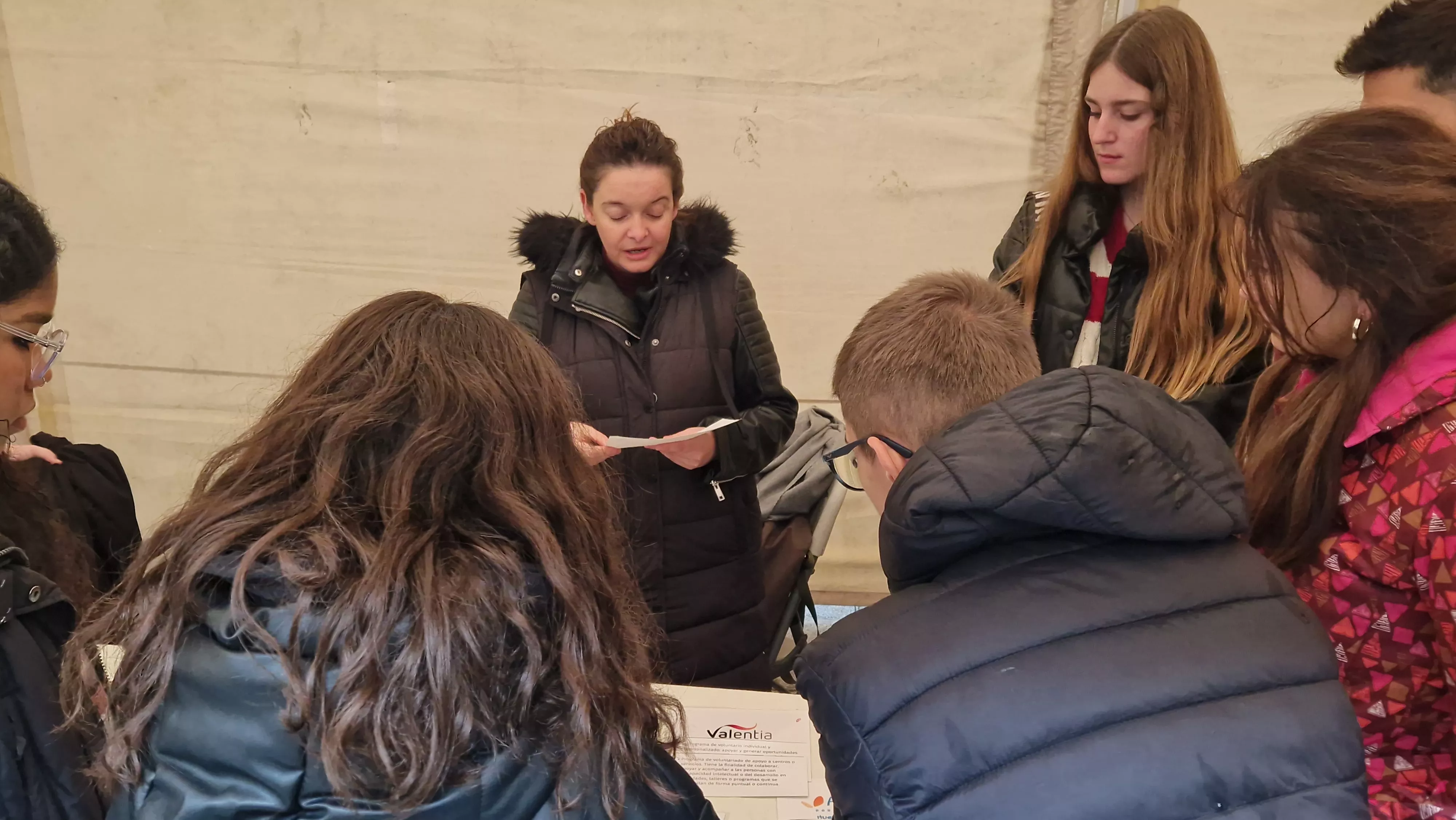 Juegos en la Plaza de Navarra, en el Día de la Discapacidad. Foto Myriam Martínez 
