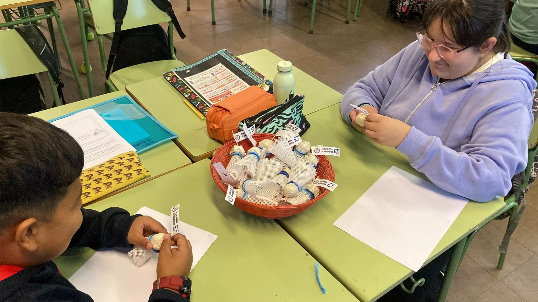 Obsequio creado por el alumnado del Pío en el área de Plástica