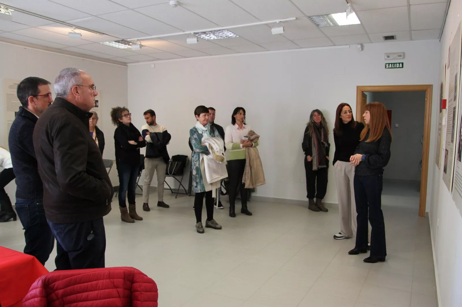 Inauguración en Robres de la exposición “Vigiladas, mecanismos de control femenino en los pueblos del franquismo”. Foto Carlos Neofato