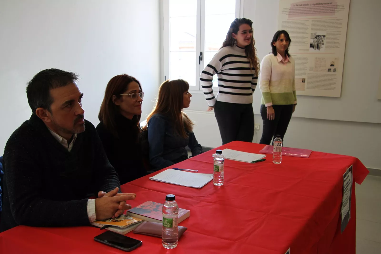 Mesa redonda con Amadeo Barceló, Irene Abad y Sescún Marías. Foto Carlos Neofato