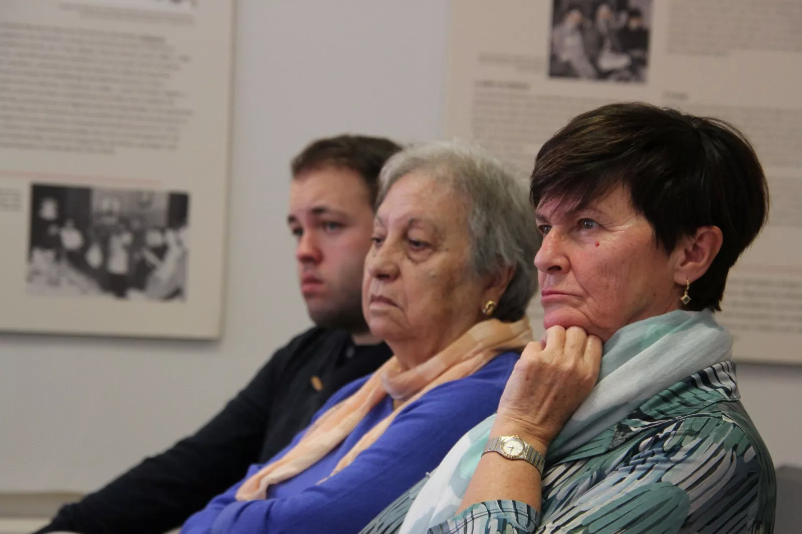 Asistentes a la mesa redonda con Amadeo Barceló, Irene Abad y Sescún Marías. Foto Carlos Neofato