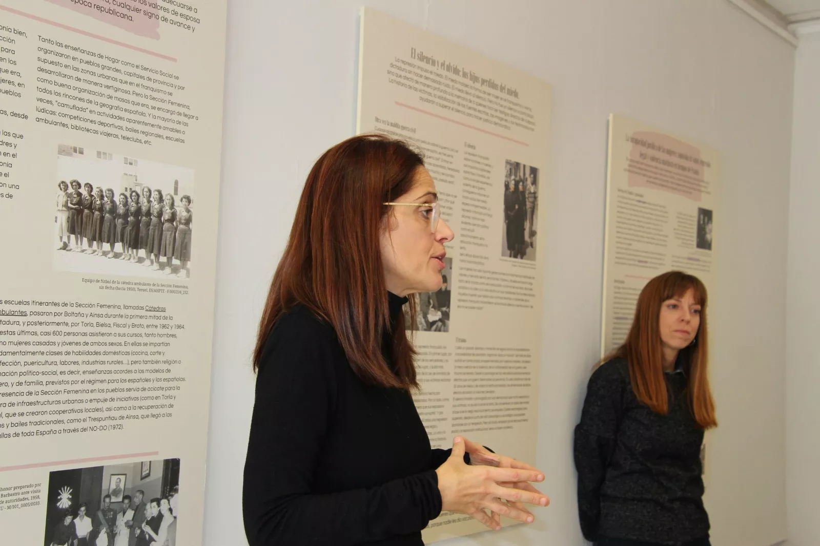 Inauguración de la exposición exposición “Vigiladas, mecanismos de control femenino en los pueblos del franquismo”. Foto Carlos Neofato