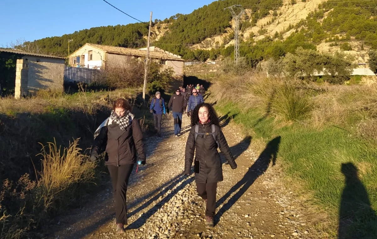 Recorrido de los participantes en la Ruta de las Ermitas de Ayerbe. Foto Alejandro Salcedo