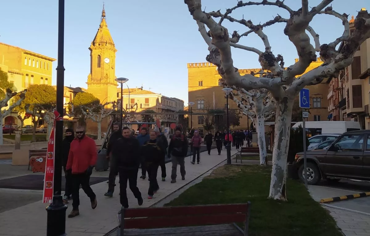 Caminantes de la Ruta de las Ermitas en Ayerbe, Foto: Alejandro Slacedo