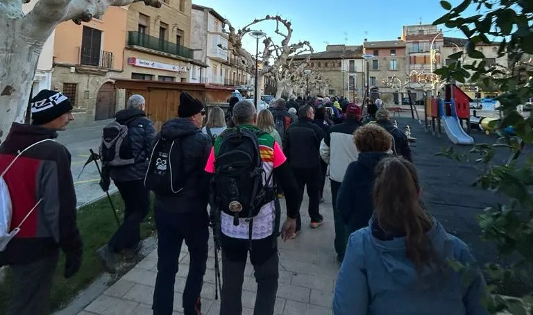 Caminantes de la Ruta de las Ermitas en Ayerbe, Foto: Alejandro Slacedo