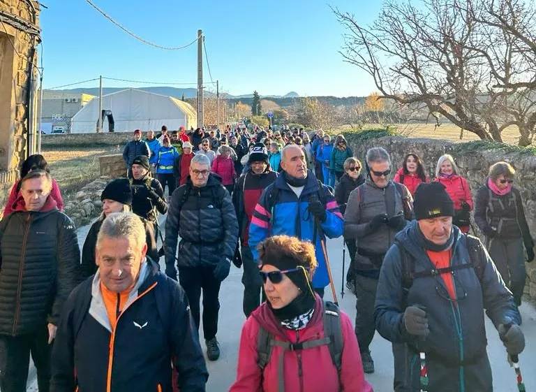 Recorrido de los participantes en la Ruta de las Ermitas de Ayerbe. Foto Alejandro Salcedo