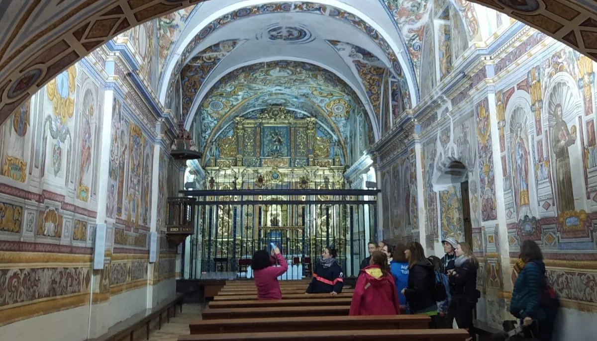 Recorrido de los participantes en la Ruta de las Ermitas de Ayerbe. Foto Alejandro Salcedo