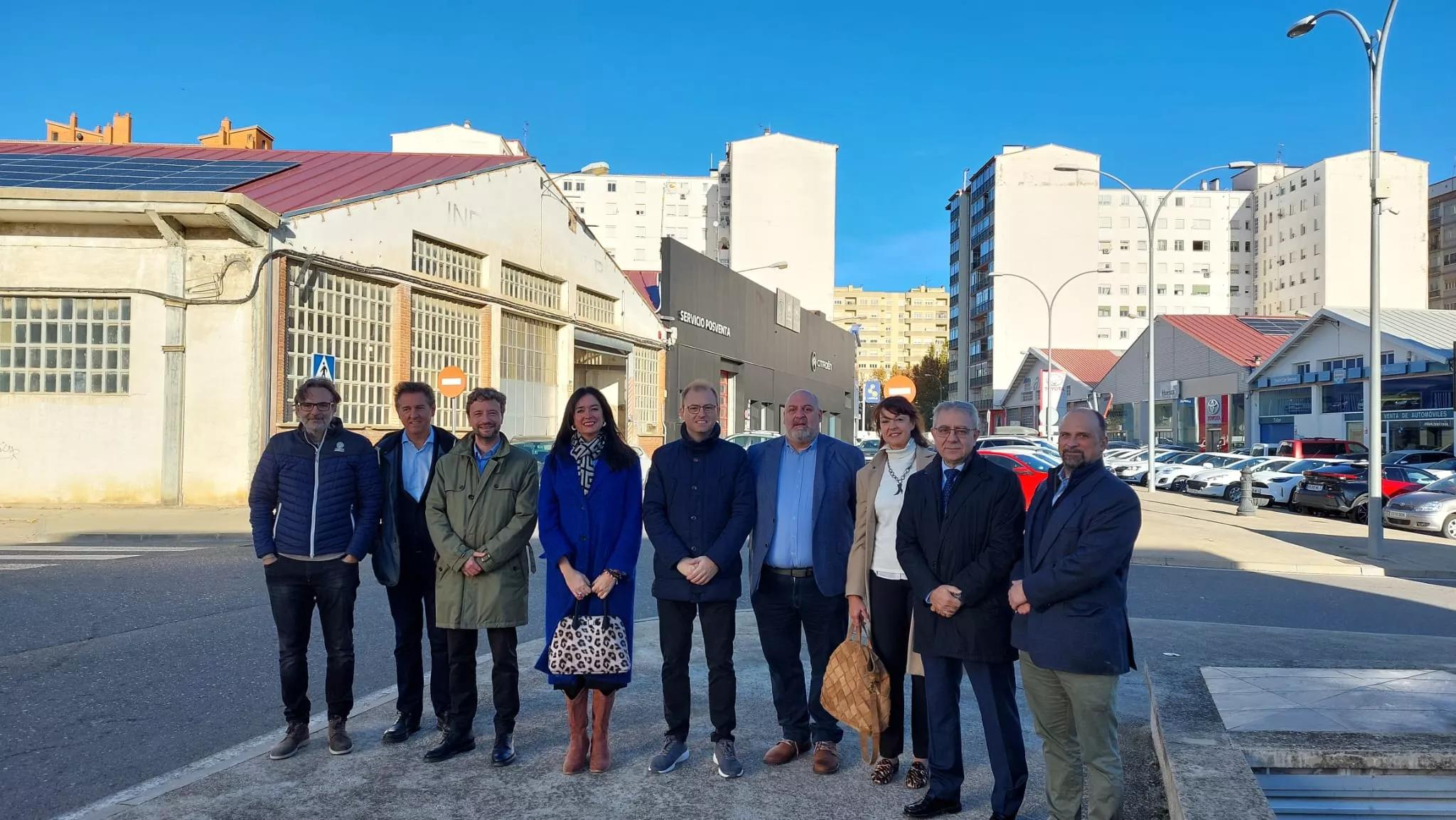 Responsables del Ayuntamiento con Lorena Orduna, de Avanza, de Iberdrola y Aramóvil