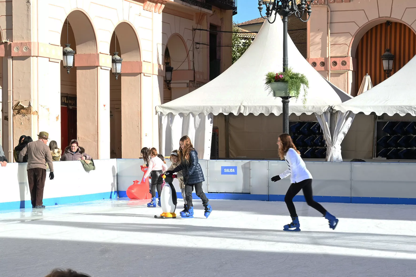 Pista de hielo de Huesca. Foto Carlos Jalle
