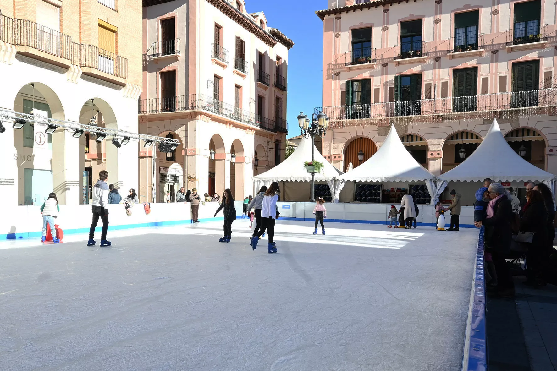 Pista de hielo de Huesca. Foto Carlos Jalle