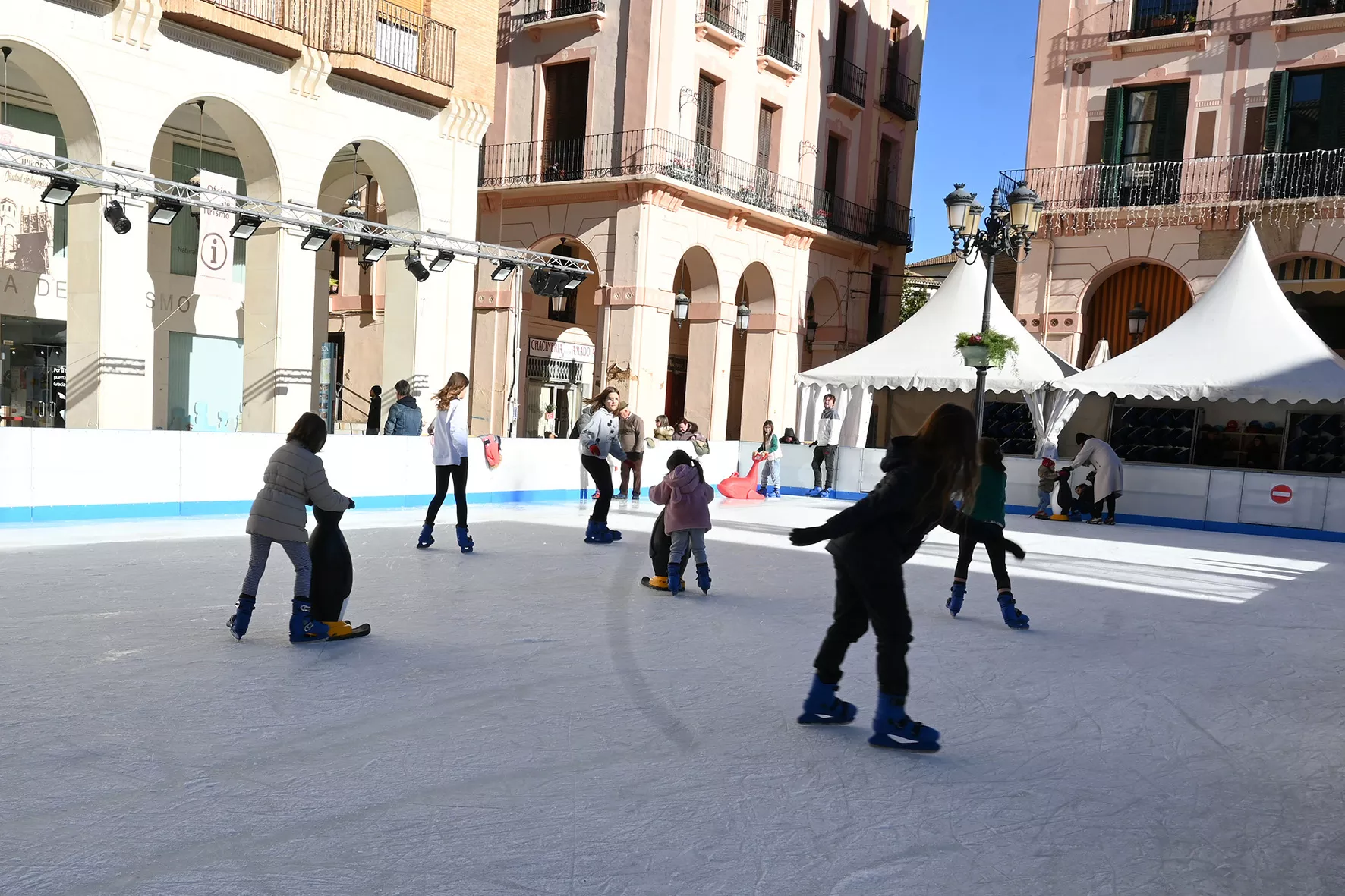 Pista de hielo de Huesca. Foto Carlos Jalle