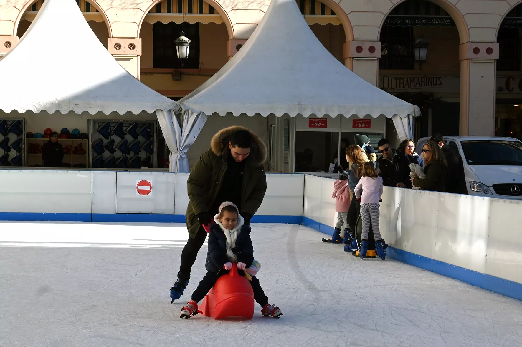 Pista de hielo de Huesca. Foto Carlos Jalle
