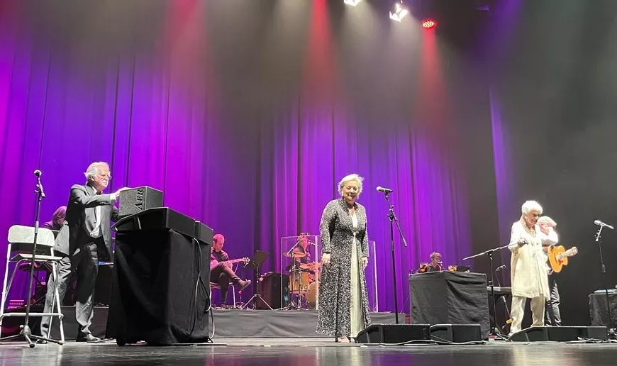 Actuación de El Consorcio en el Palacio de Congresos de Huesca. Foto: Mercedes Manterola