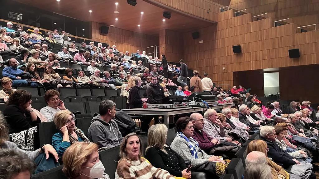 Actuación de El Consorcio en el Palacio de Congresos de Huesca. Foto: Mercedes Manterola