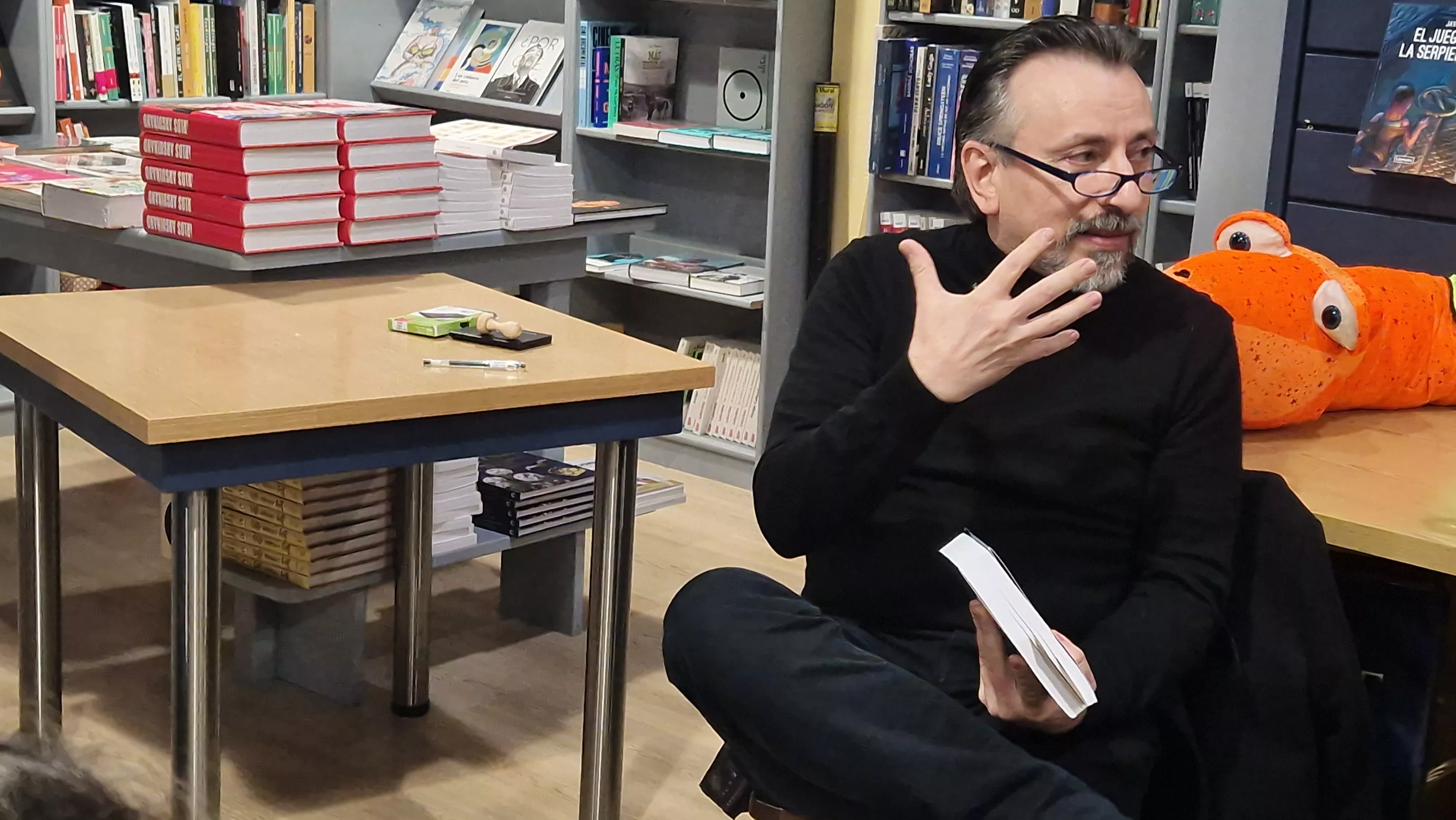 Javier Ibarz presenta El juego de la serpiente en Másdelibros. Foto Myriam Martínez 