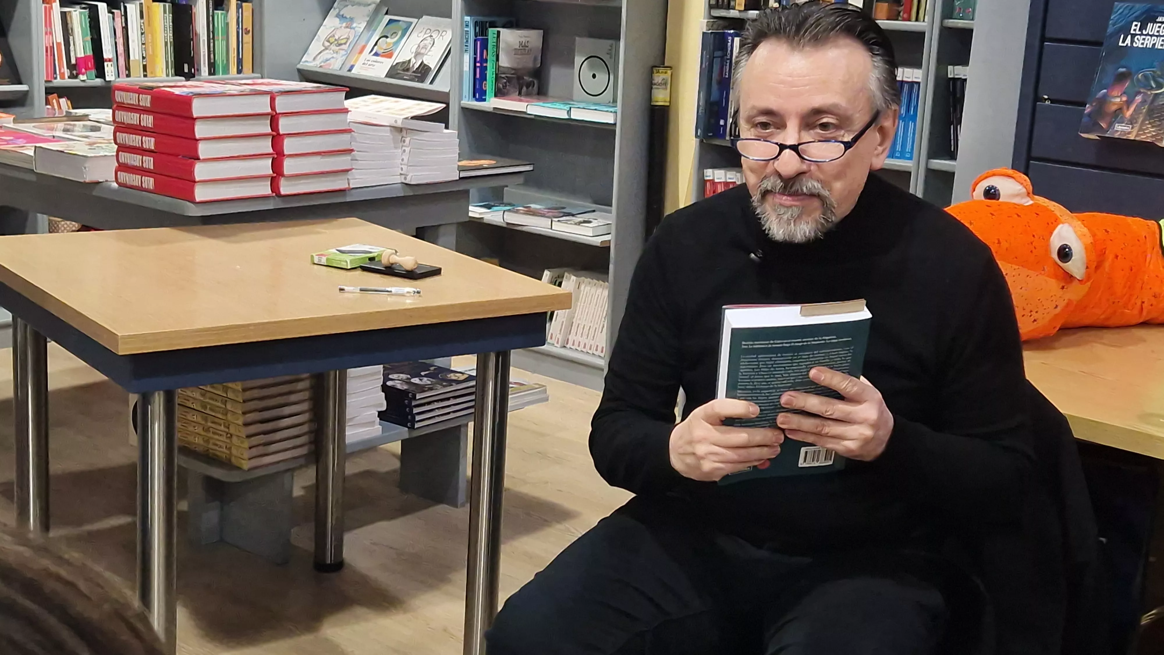 Javier Ibarz presenta El juego de la serpiente en Másdelibros. Foto Myriam Martínez 