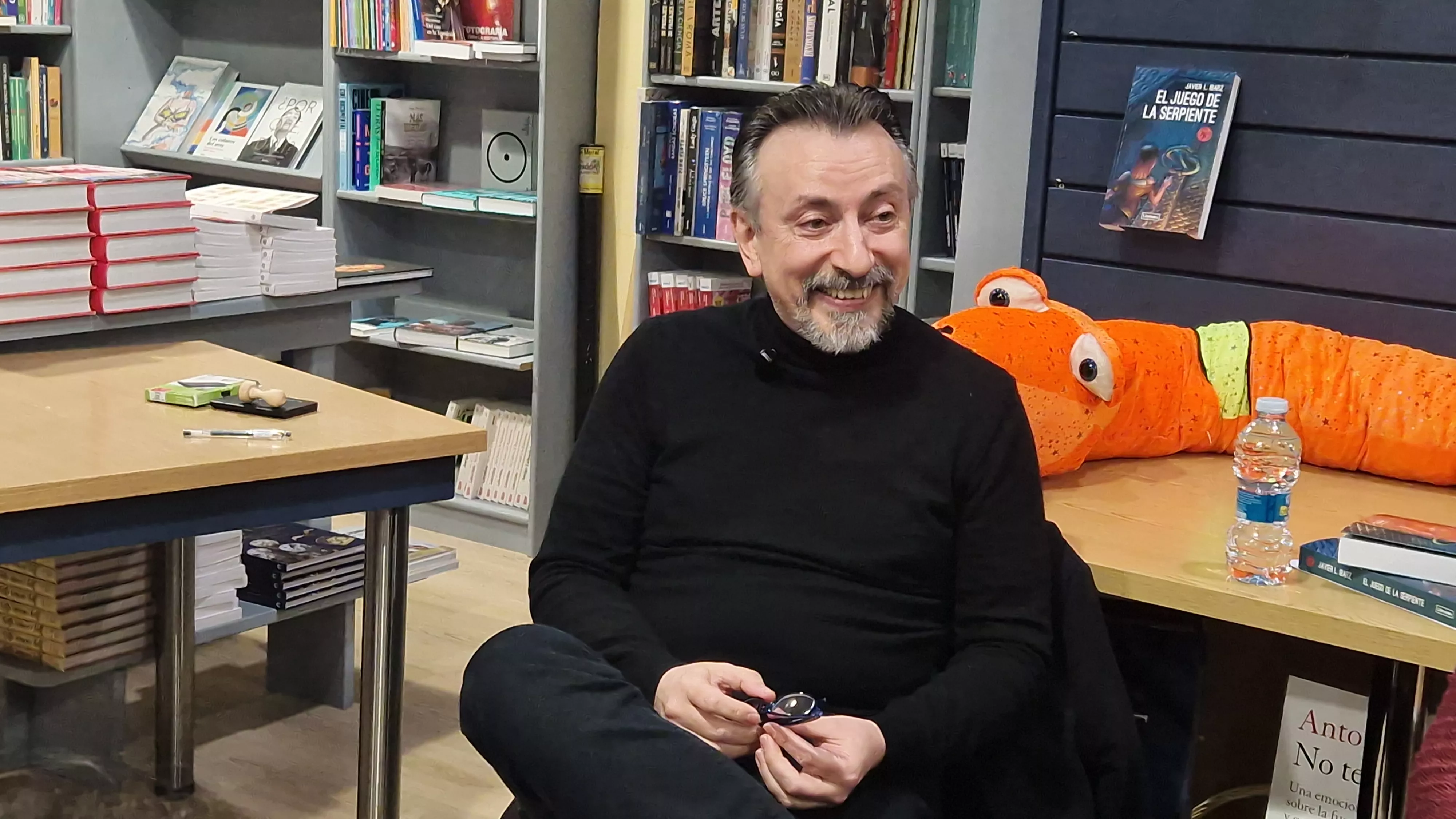 Javier Ibarz presenta El juego de la serpiente en Másdelibros. Foto Myriam Martínez 