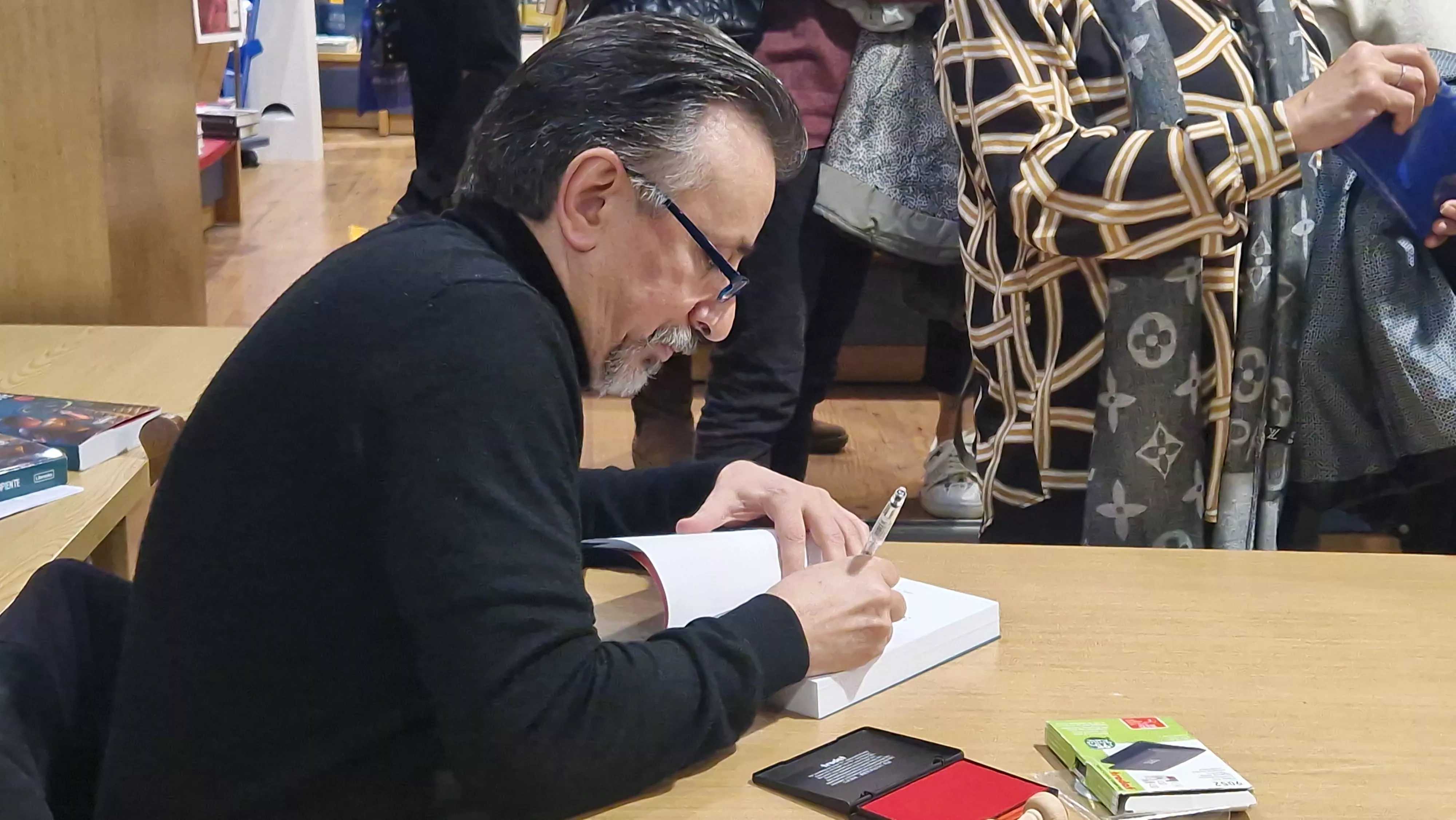 Javier Ibarz presenta El juego de la serpiente en Másdelibros. Foto Myriam Martínez 