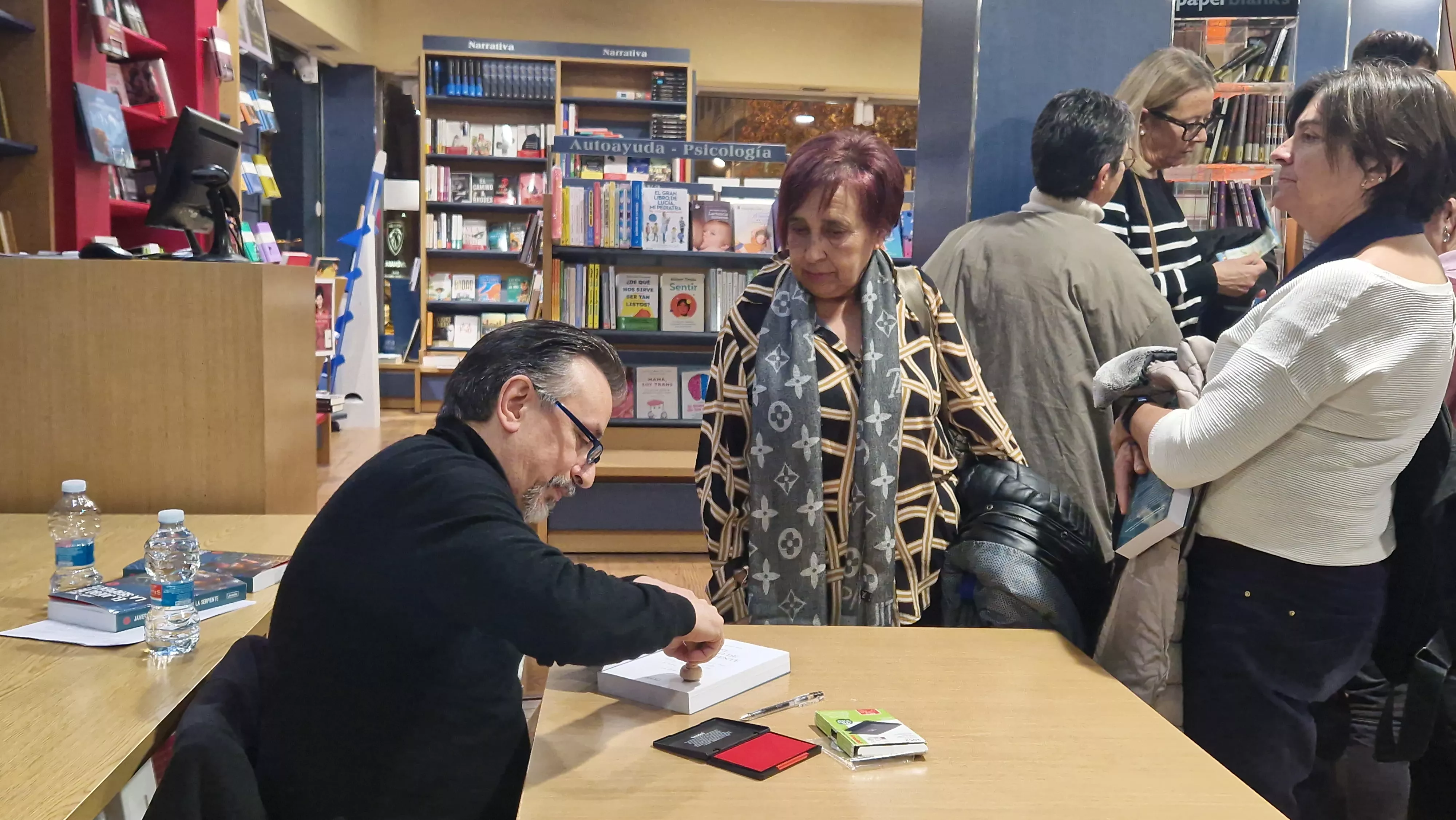 Javier Ibarz presenta El juego de la serpiente en Másdelibros. Foto Myriam Martínez 