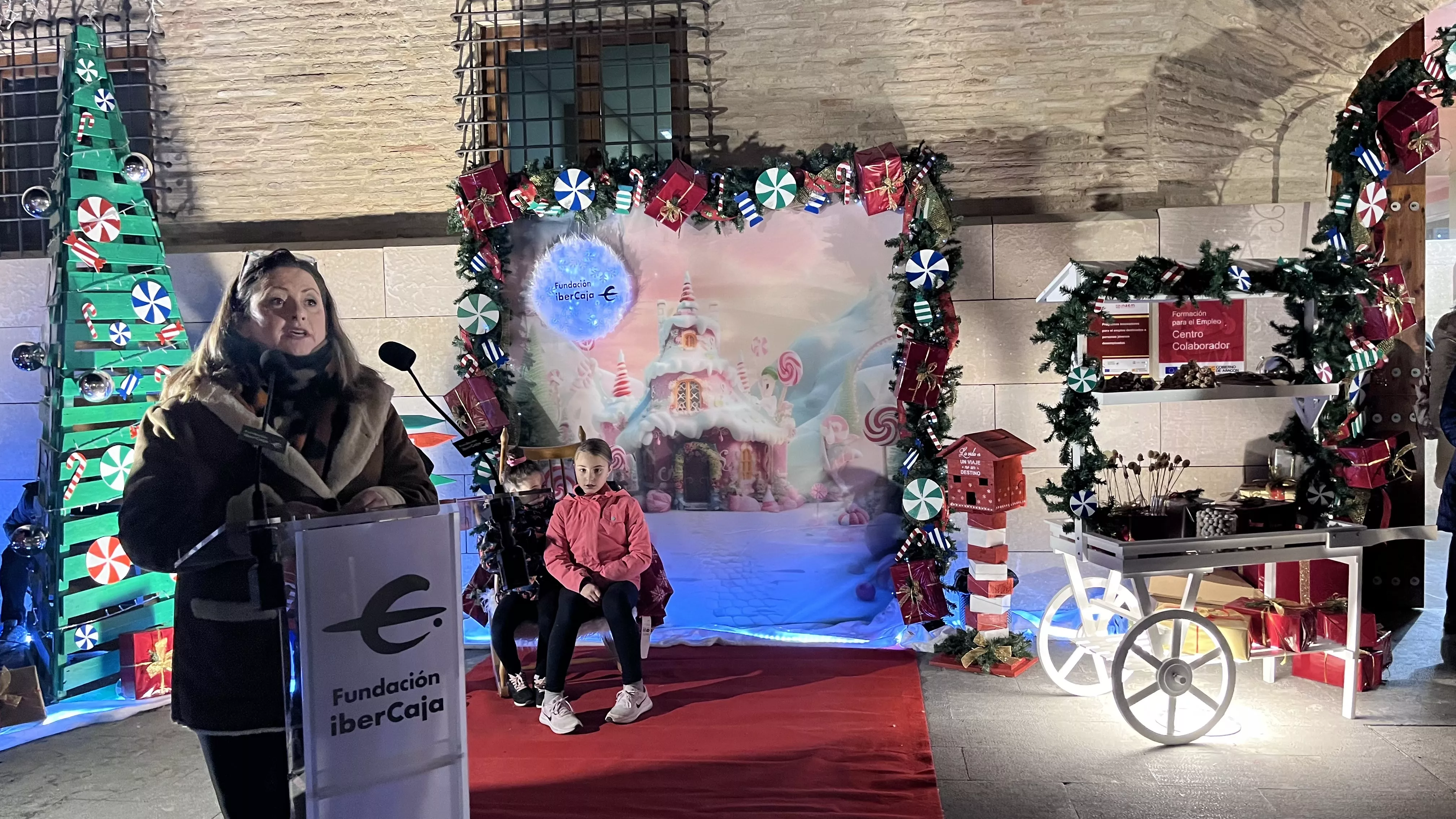 Parte de la decoración navideña del Centro de Fundación Ibercaja en Huesca. Foto Mercedes Manterola