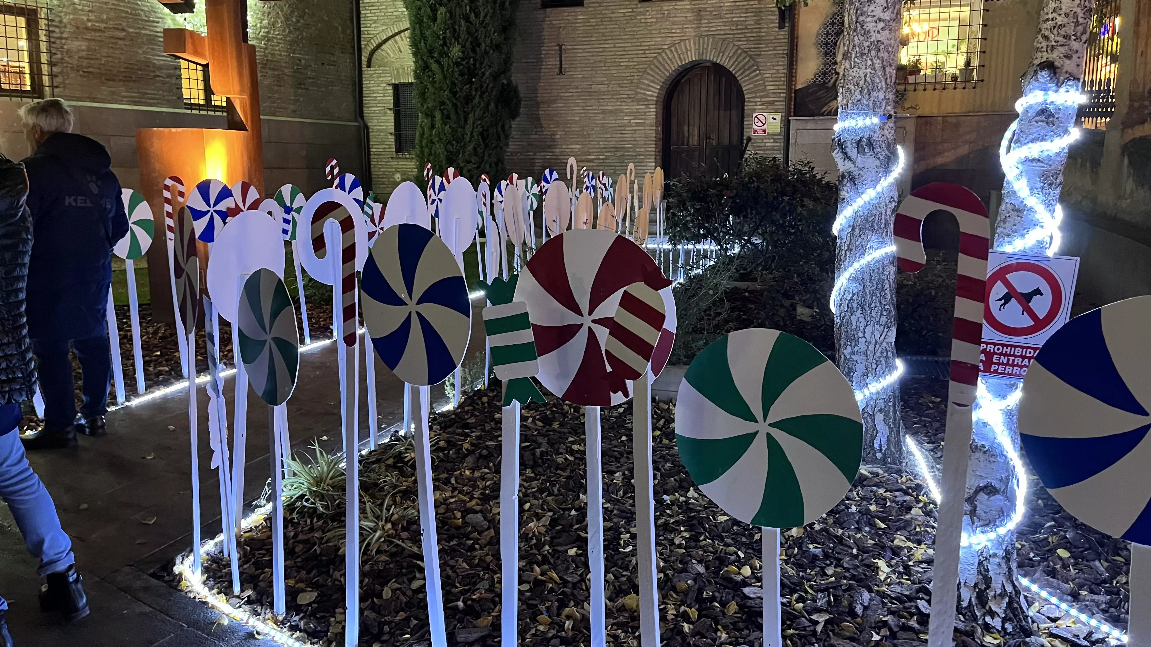 Inauguración de la decoración navideña del Centro de Fundación Ibercaja en Huesca. Foto Mercedes Manterola
