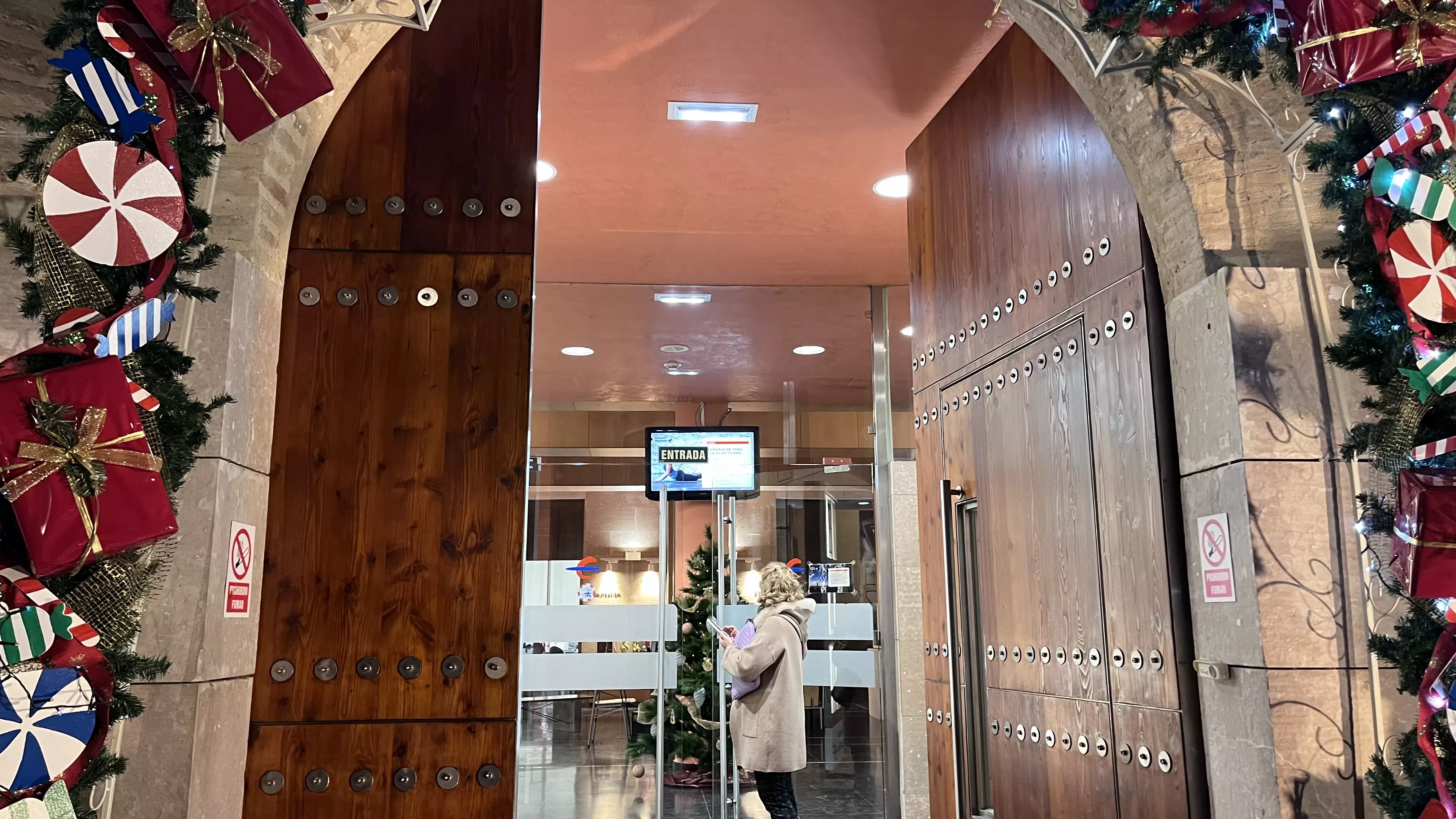 Inauguración de la decoración navideña del Centro de Fundación Ibercaja en Huesca. Foto Mercedes Manterola