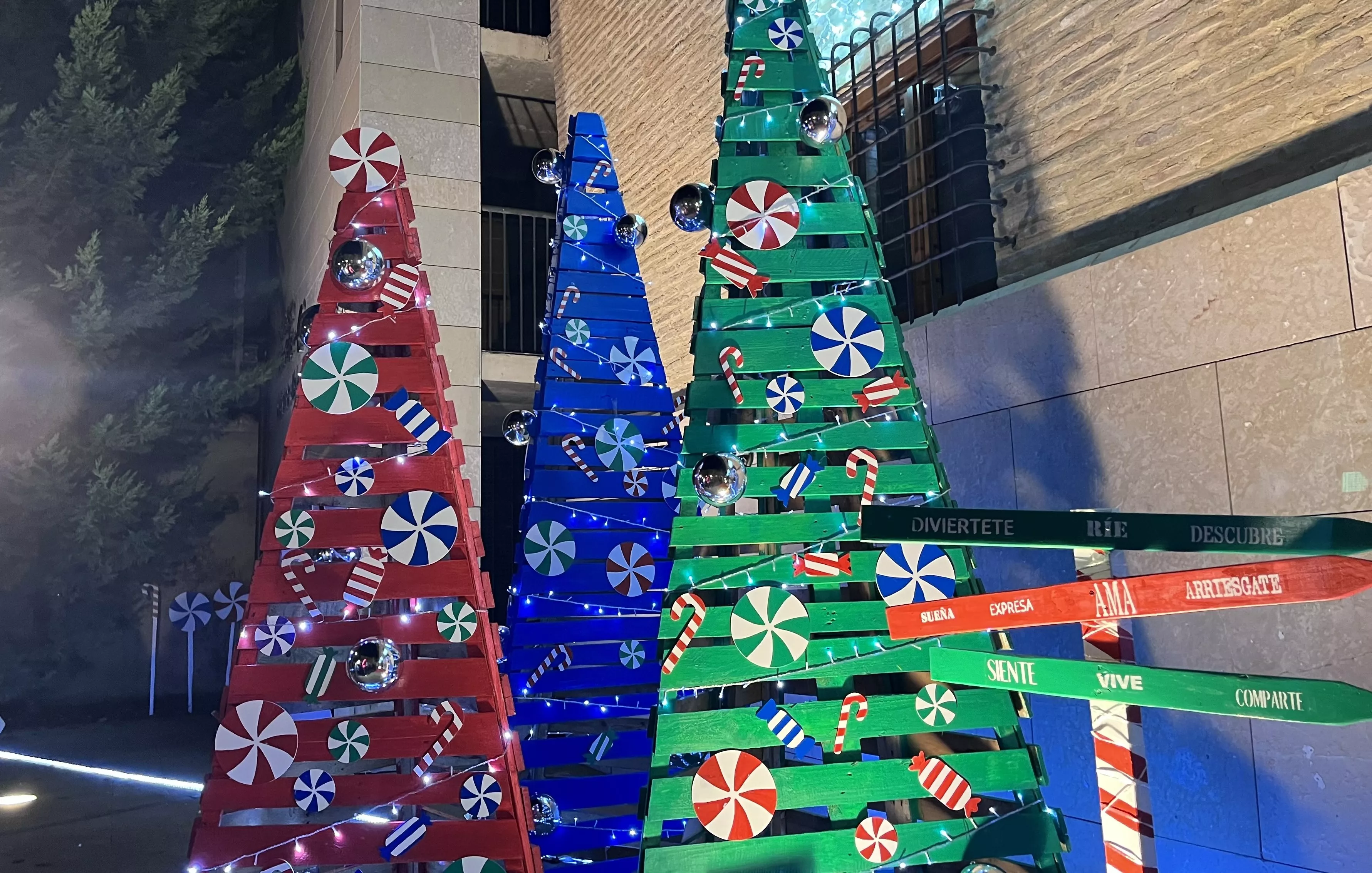 Inauguración de la decoración navideña del Centro de Fundación Ibercaja en Huesca. Foto Mercedes Manterola