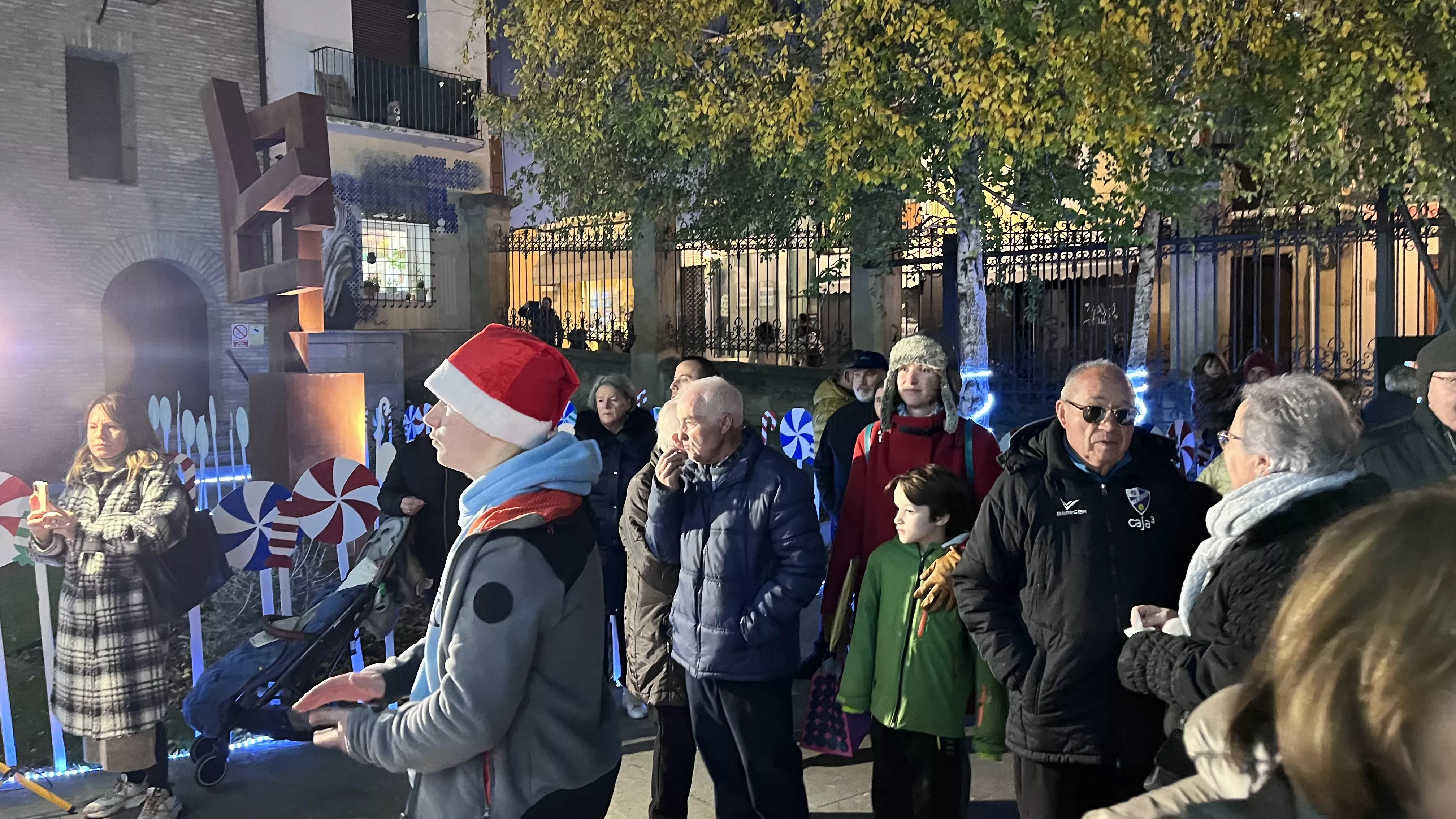 Inauguración de la decoración navideña del Centro de Fundación Ibercaja en Huesca. Foto Mercedes Manterola