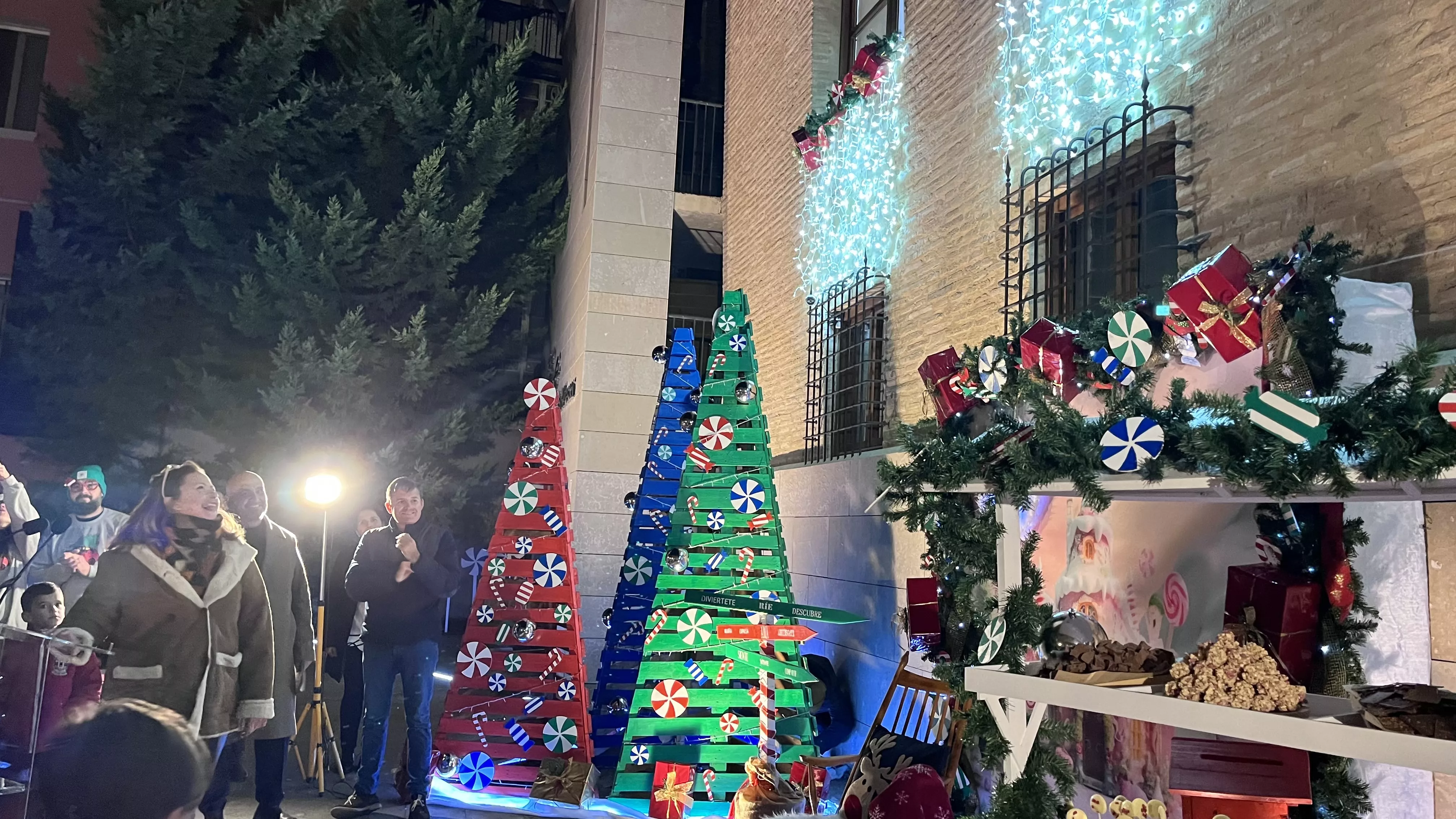 Inauguración de la decoración del Centro de Fundación Ibercaja realizada por los usuarios de Brotalia. Foto Mercedes Manterola