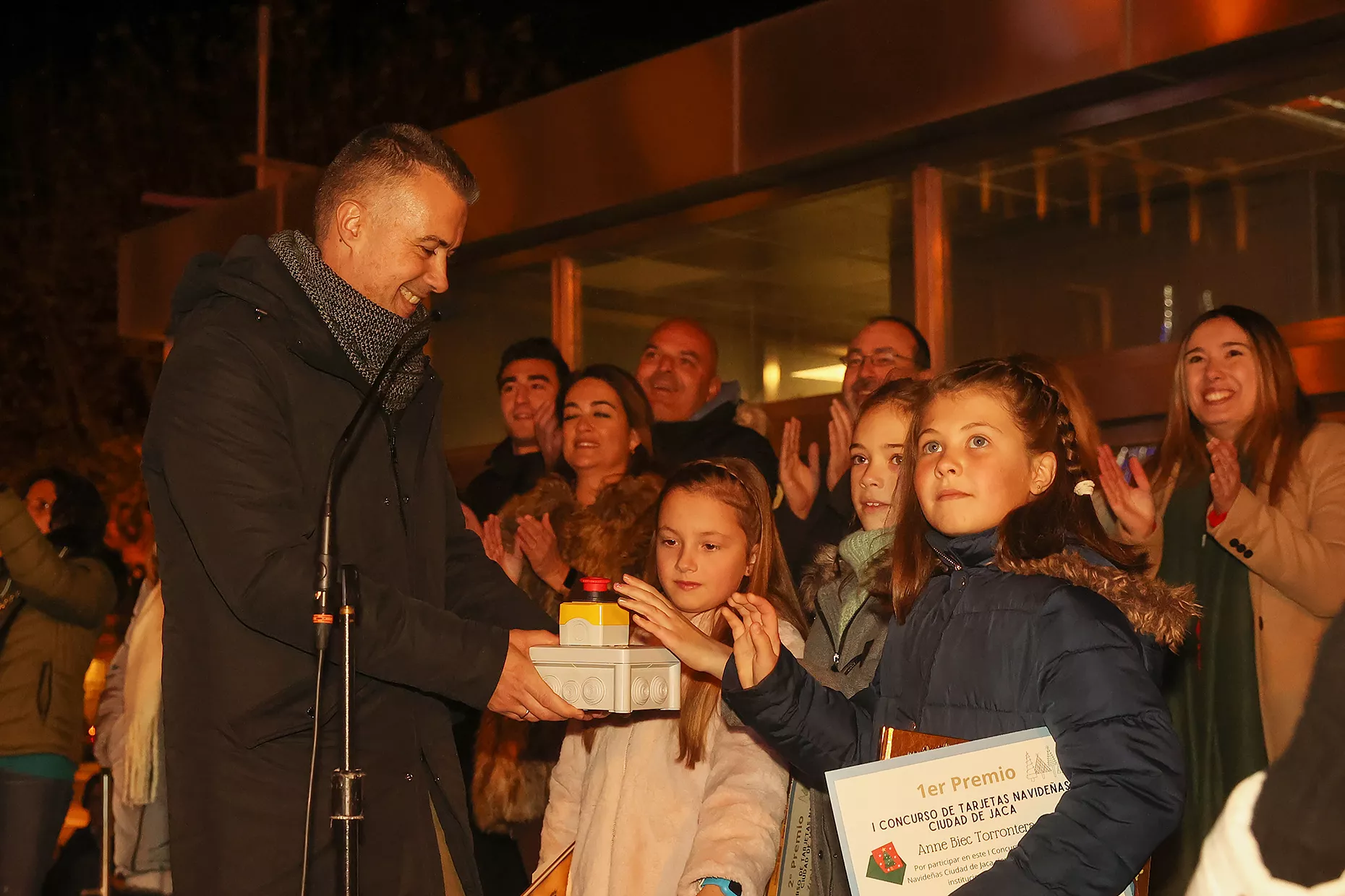 Animado encendido de las luces de Navidad en Jaca. Foto Ayuntamiento de Jaca