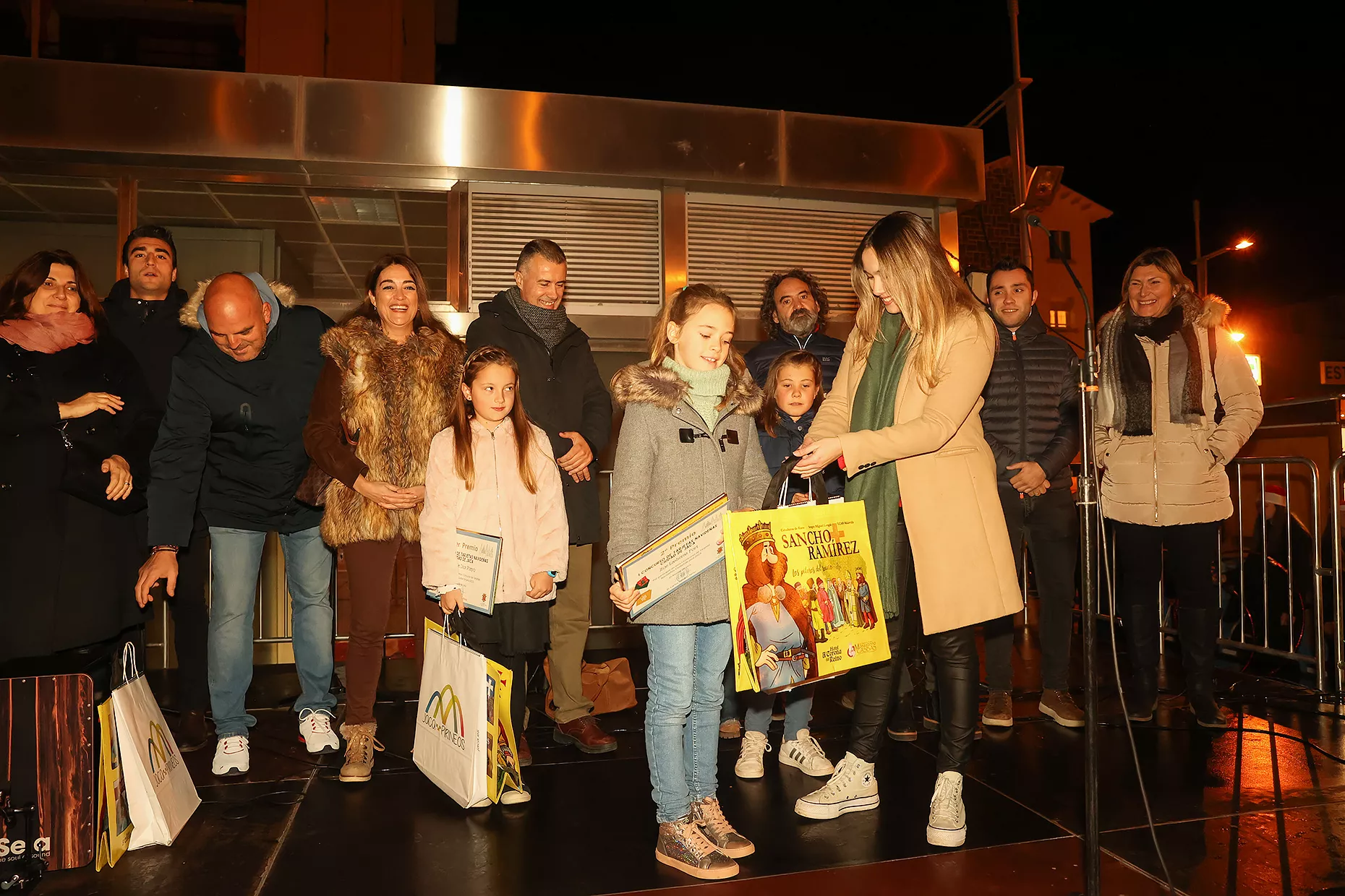 Animado encendido de las luces de Navidad en Jaca. Foto Ayuntamiento de Jaca