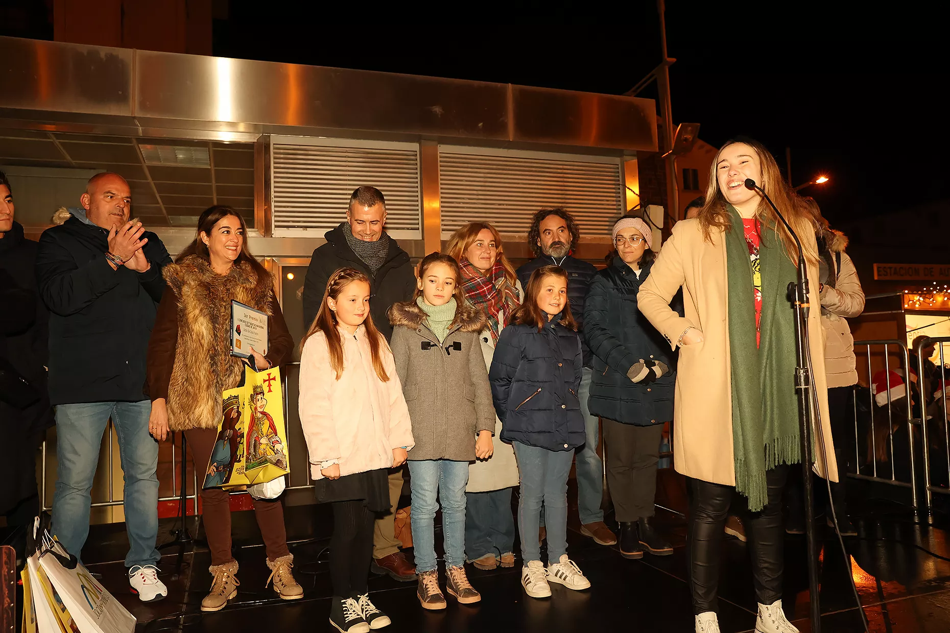 Animado encendido de las luces de Navidad en Jaca. Foto Ayuntamiento de Jaca