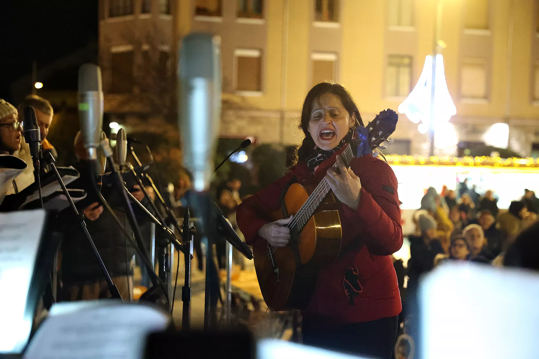 Animado encendido de las luces de Navidad en Jaca. Foto Ayuntamiento de Jaca