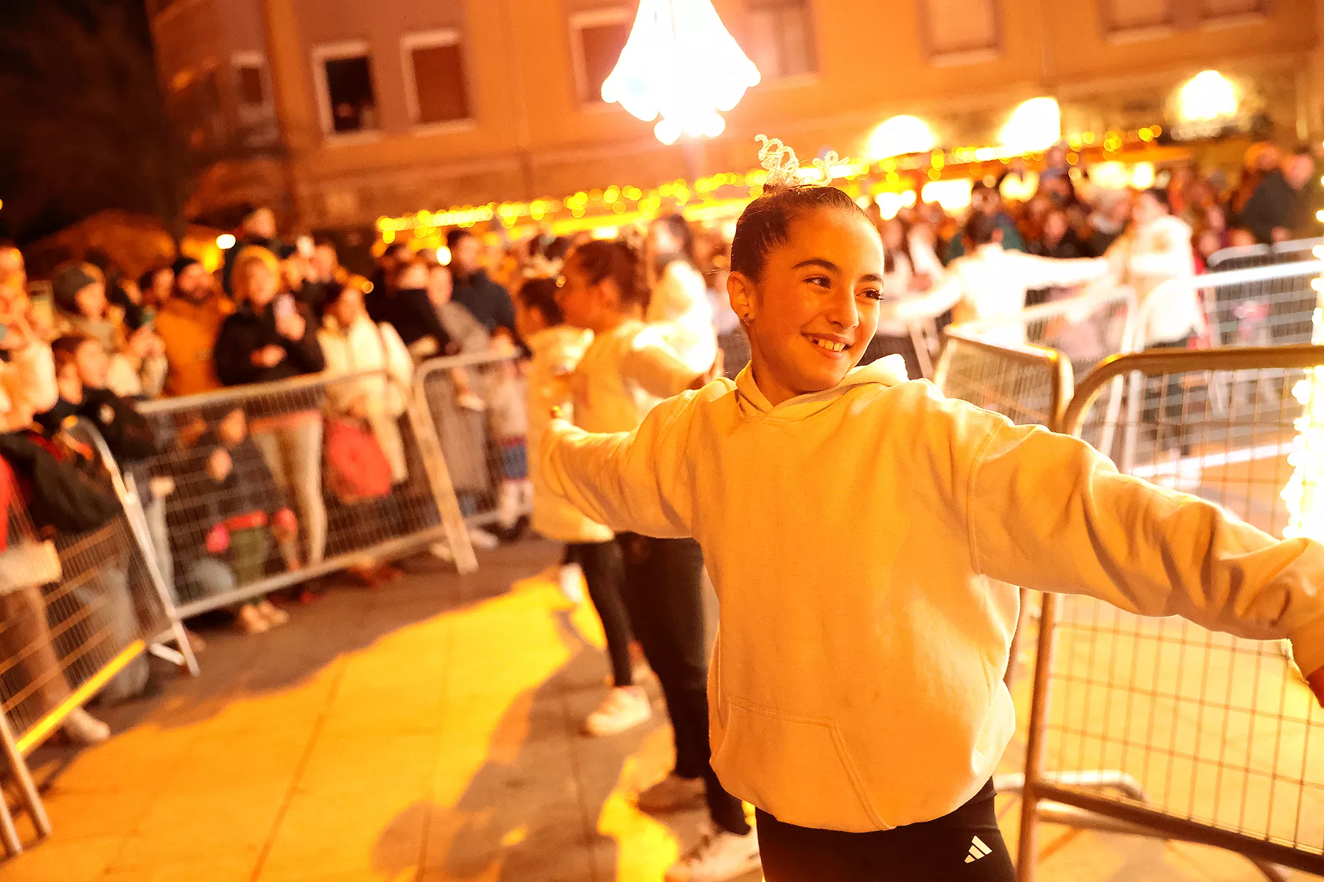 Animado encendido de las luces de Navidad en Jaca. Foto Ayuntamiento de Jaca