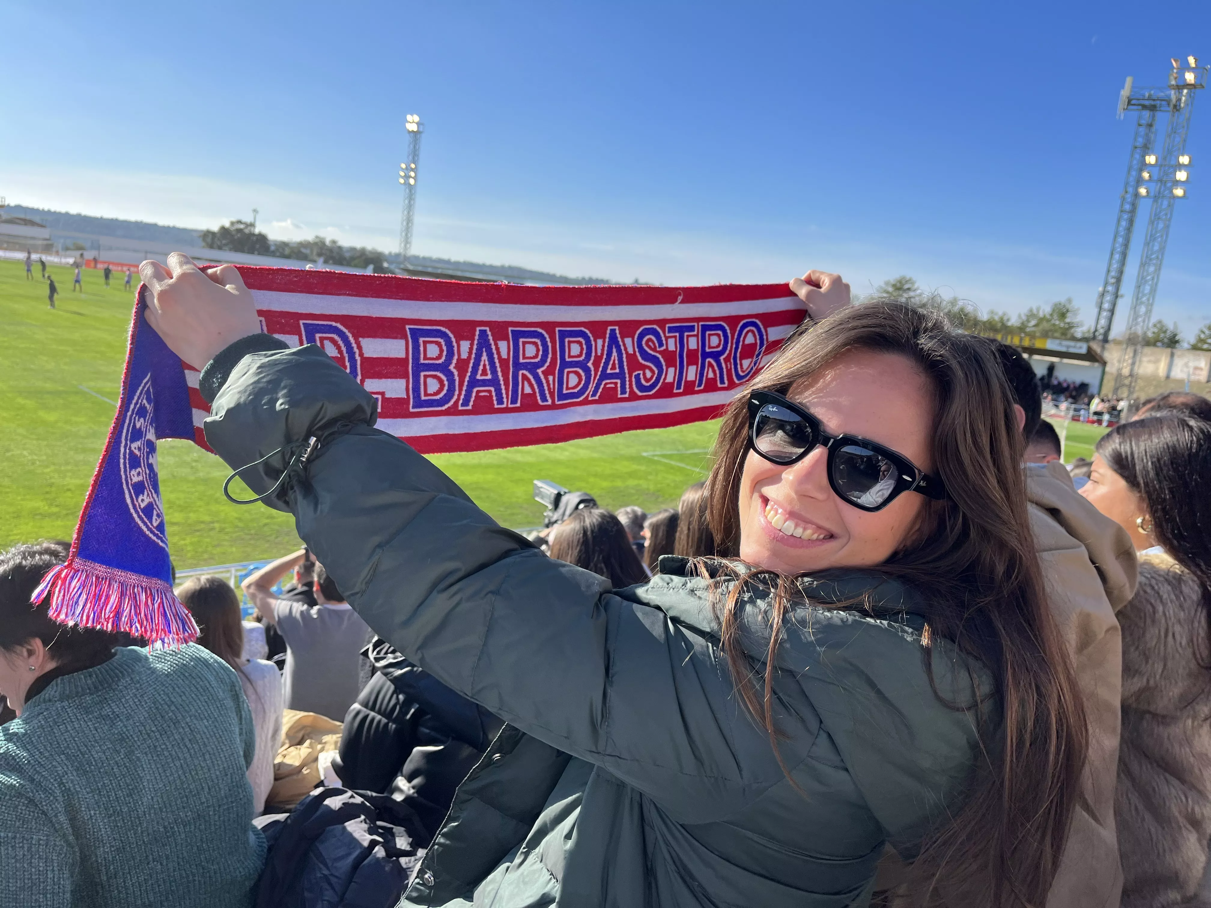 Una aficionada del Barbastro. Foto: A. Mora