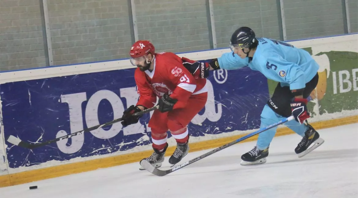 CH Jaca y Barcelona, duelo de invictos. Foto: Miguel Ramón Henares