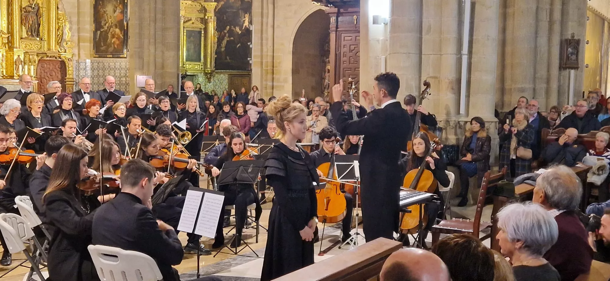 Celebración del Tota Pulchra en la Catedral de Huesca. Foto Myriam Martínez 