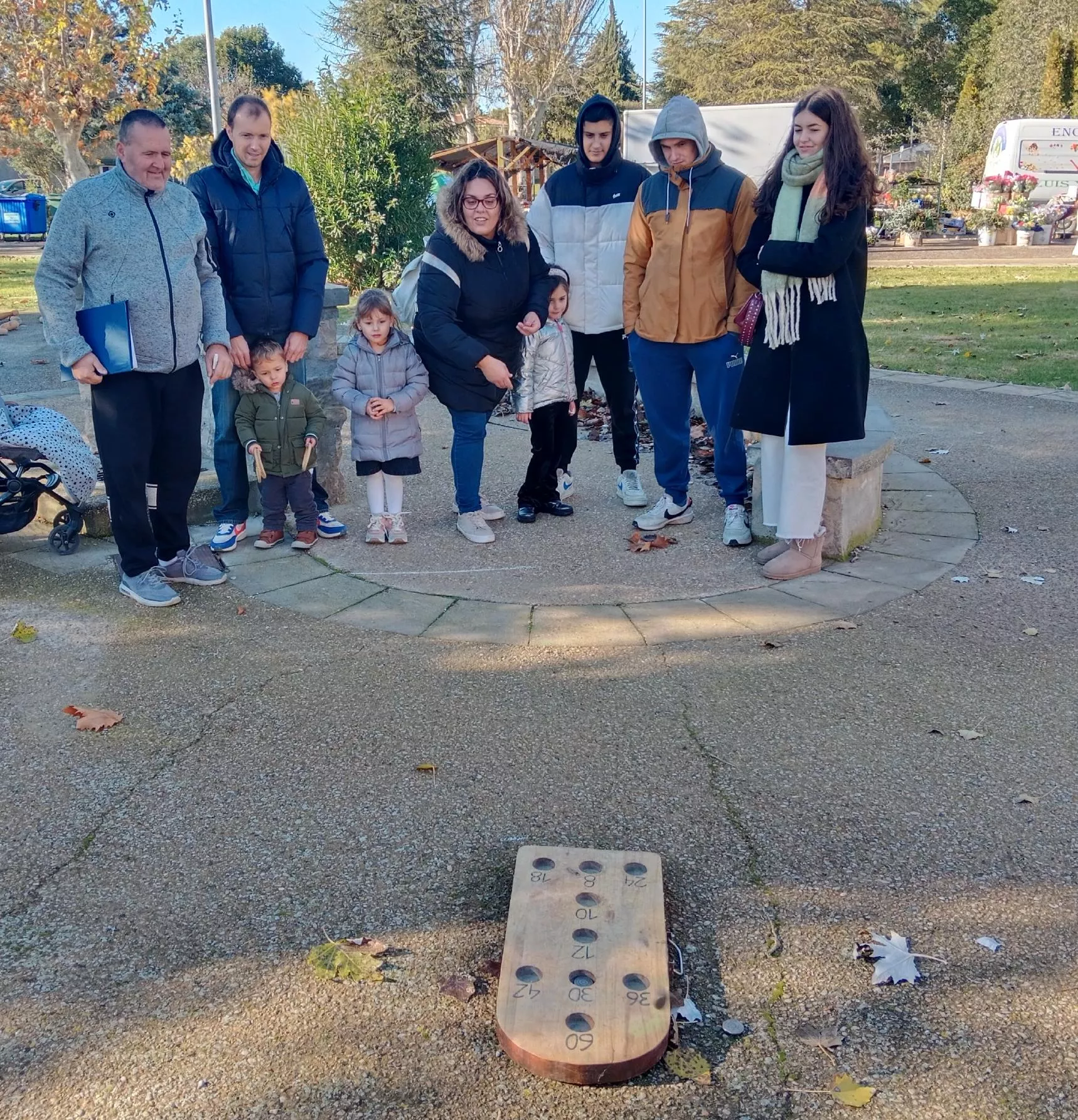 Juegos en Valfonda de Santa Ana, hoyetes