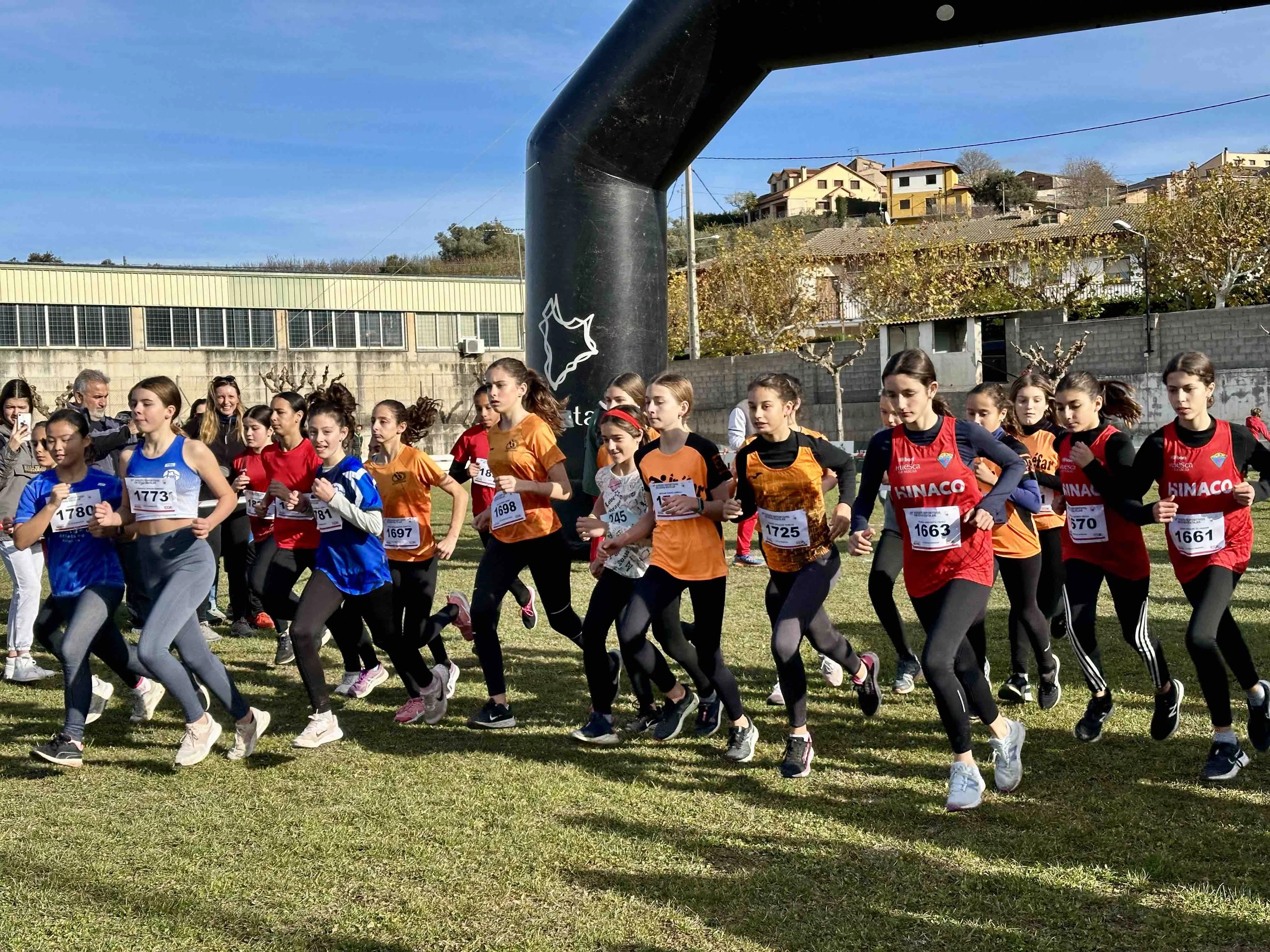 Salida de la carrera infantil.