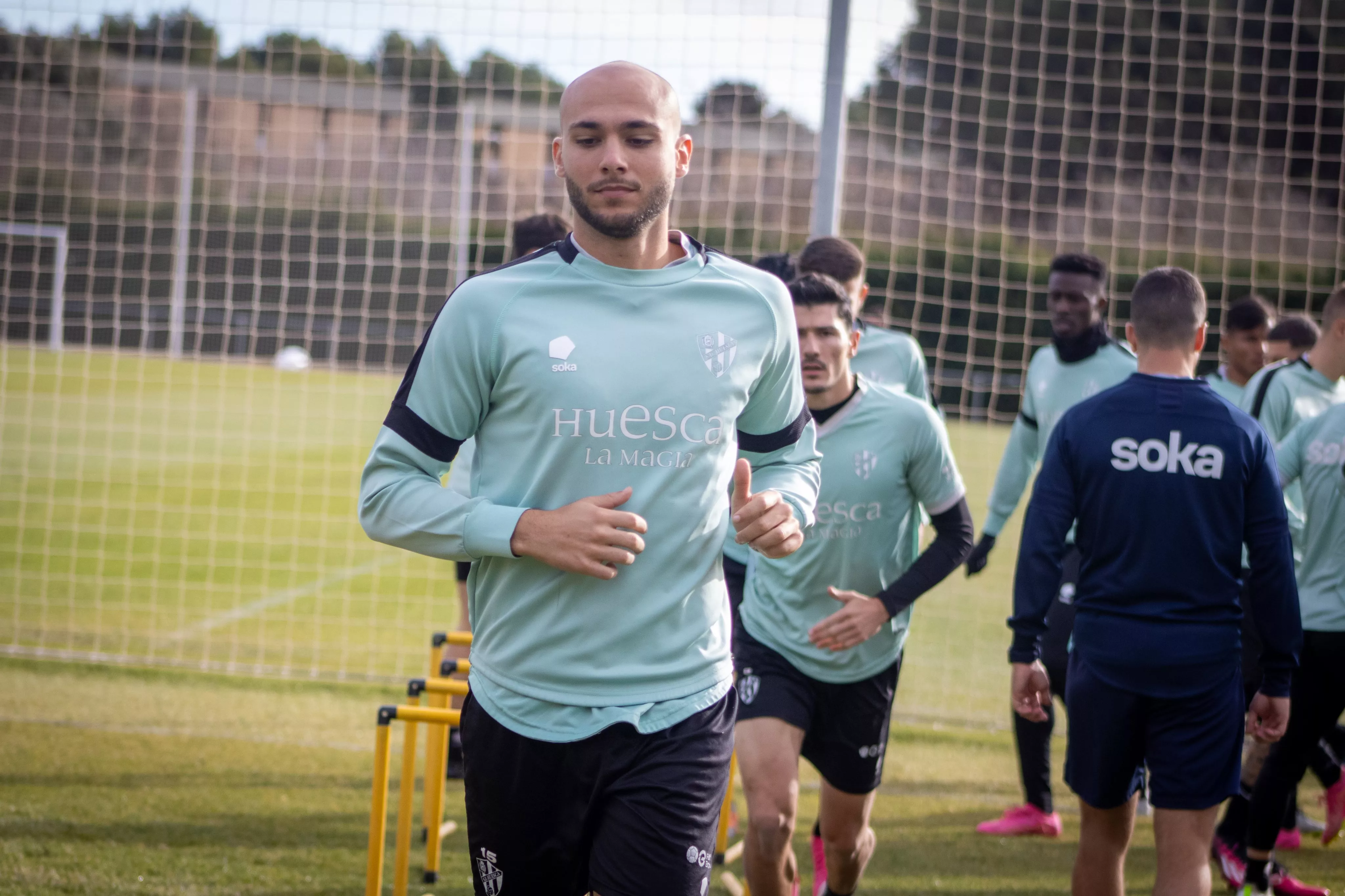 Blasco, jugador del Huesca, en la sesión de activación del equipo este domingo por la mañana. Estas son las alineaciones de la SD Huesca-Racing Club de Ferrol