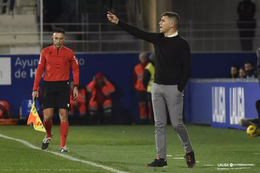 Antonio Hidalgo, entrenador del Huesca