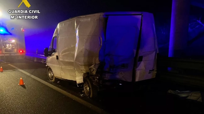 Imagen de una de las furgonetas siniestradas. Imagen de una de las furgonetas siniestradas.