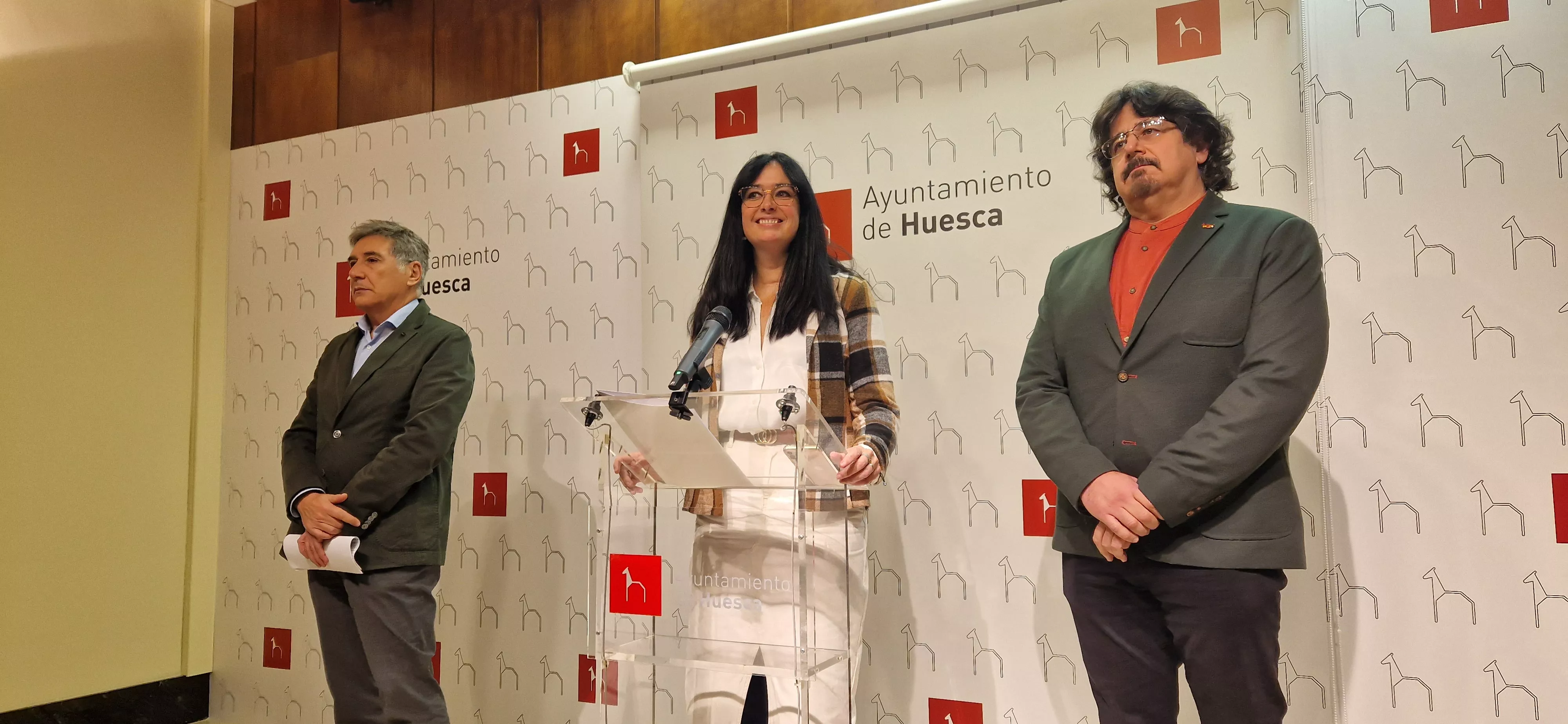 Ricardo Oliván, Lorena Orduna y José Luis Rubió, presentando los presupuestos de 2024. Foto Myriam Martínez