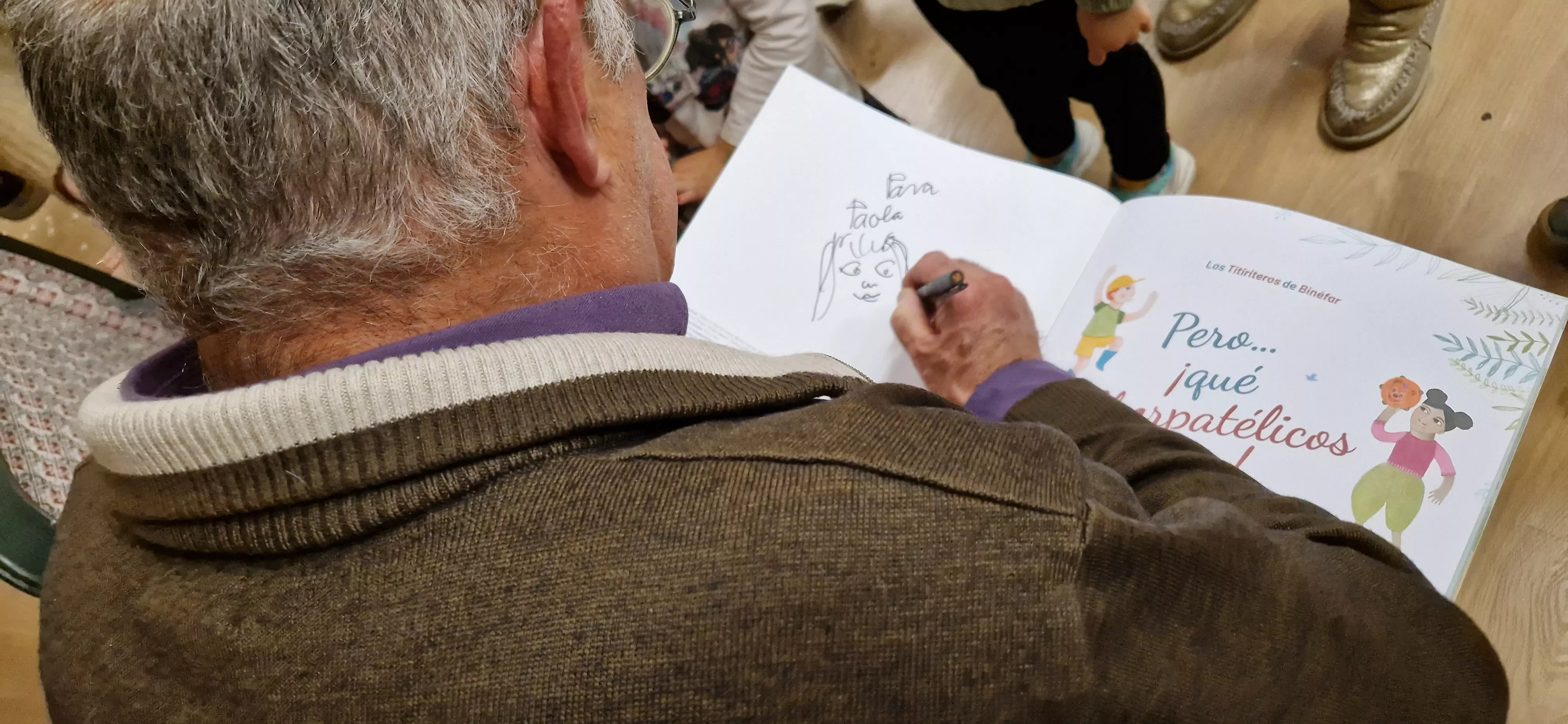 Paco Paricio. Presentación del libro de los Chorpatélicos de los Titiriteros de Binéfar. Foto Myriam Martínez  