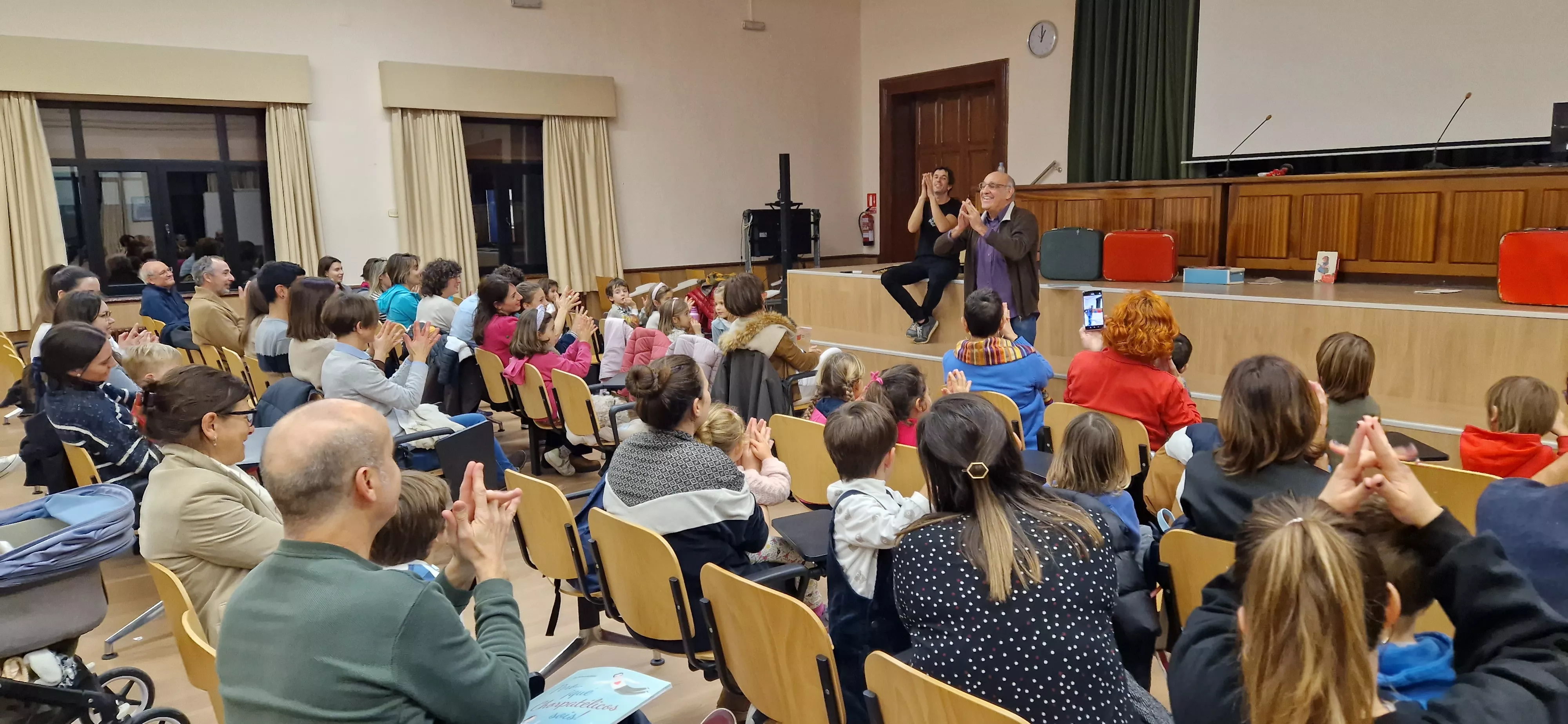 Presentación del libro de los Chorpatélicos de los Titiriteros de Binéfar. Foto Myriam Martínez 