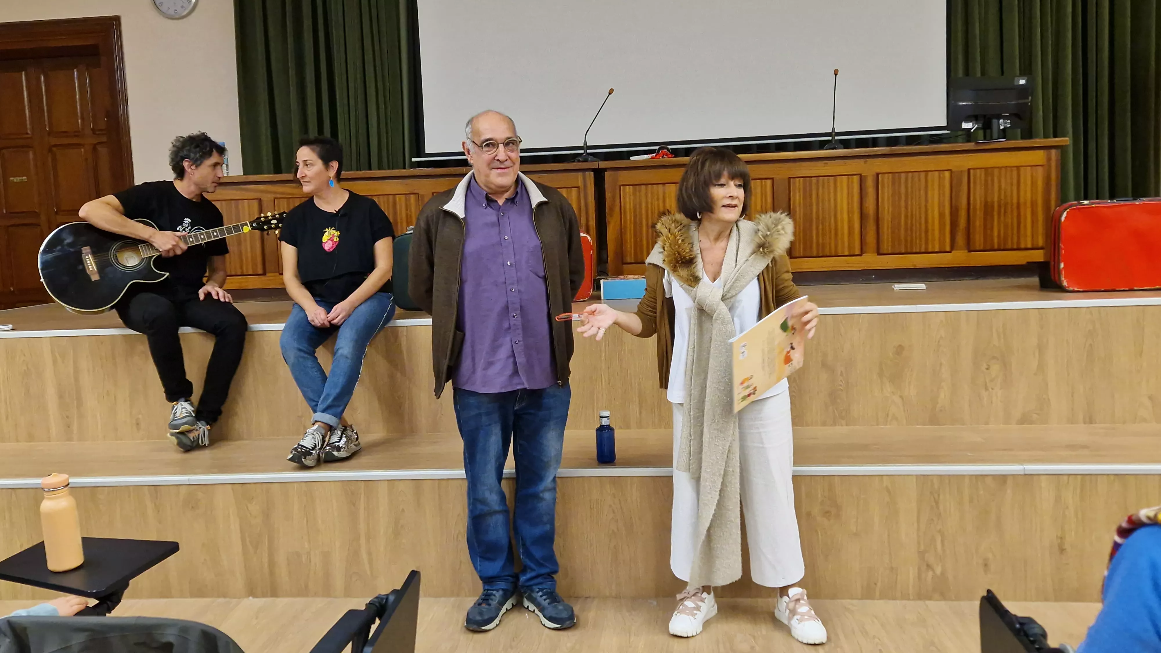 Paco Paricio y Rosa Tabernero. Presentación del libro de los Chorpatélicos de los Titiriteros de Binéfar . Foto Myriam Martínez